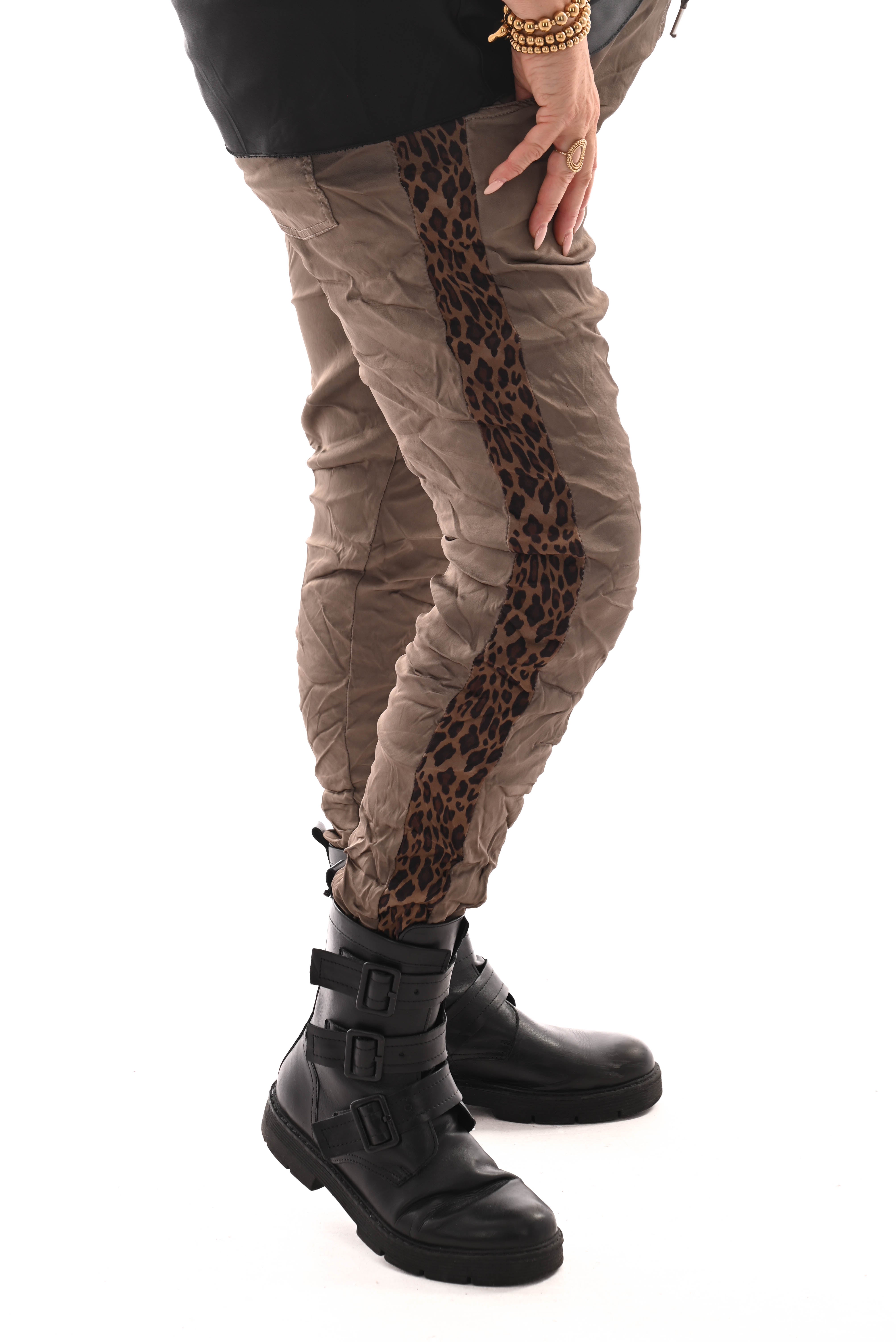 Silky stretchbroek panterbies taupe