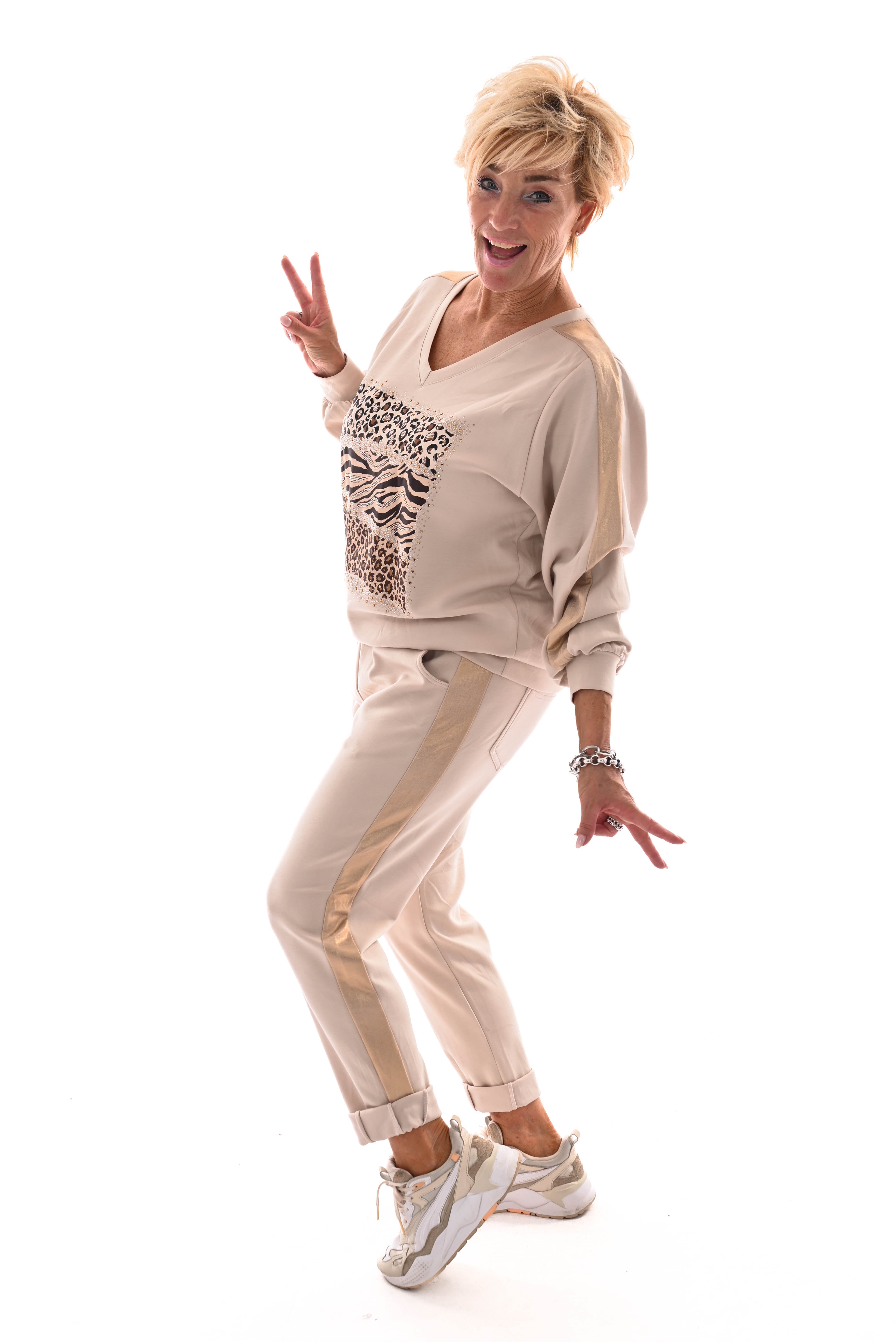 Tweedelig pak dieren mix gouden bies riempje beige