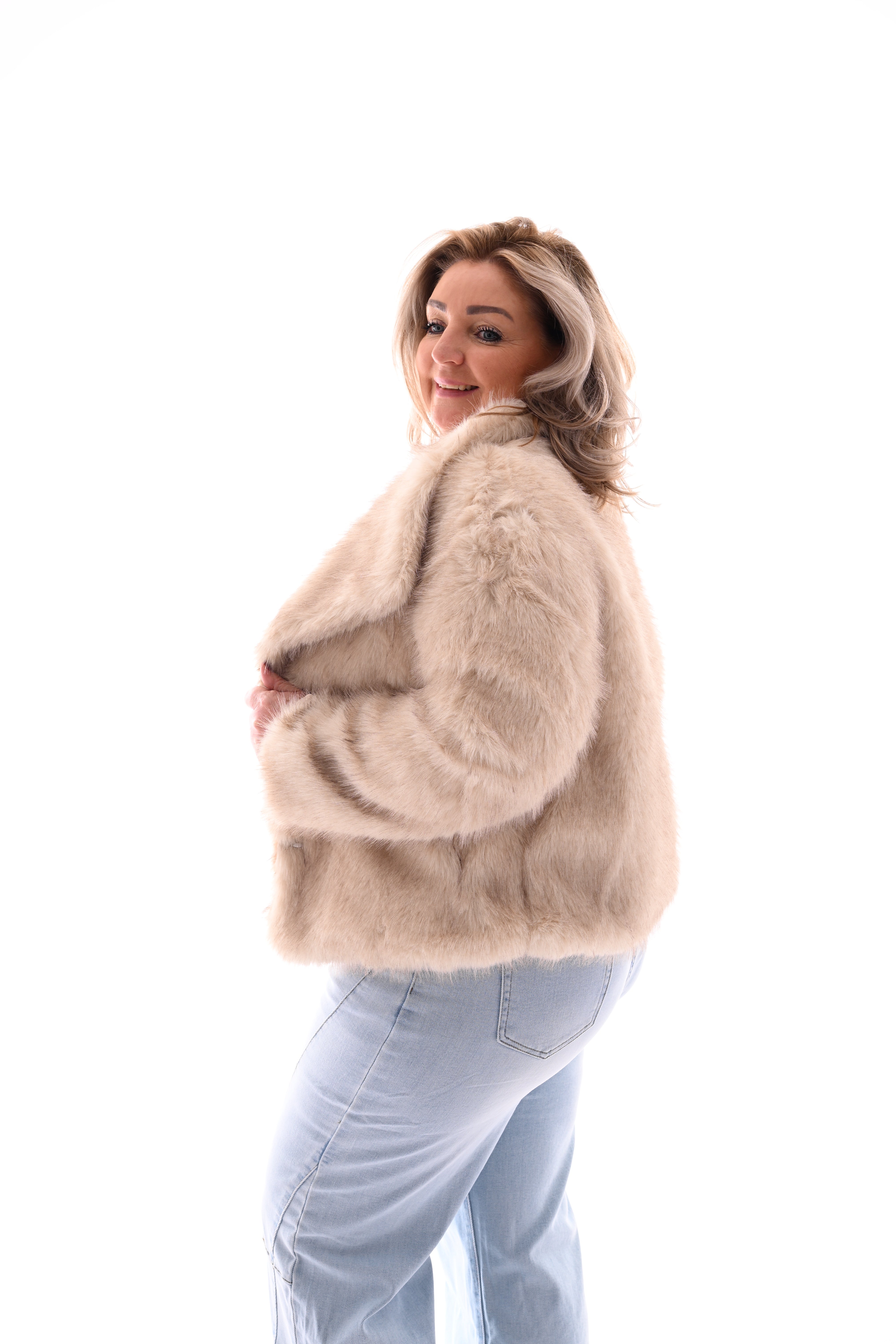 Korte faux fur jas creme