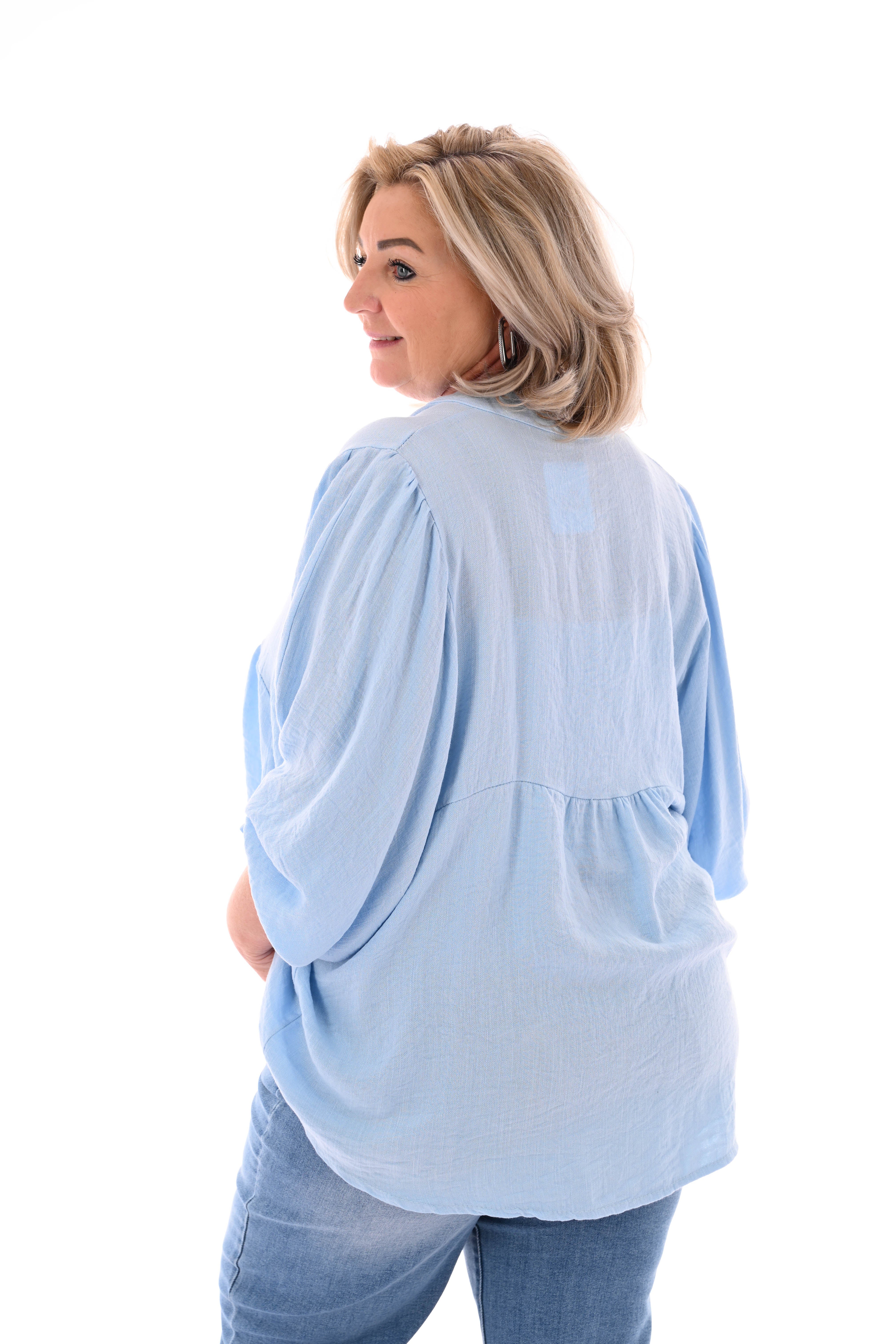 Blouse 3/4e vleermuismouw lichtblauw