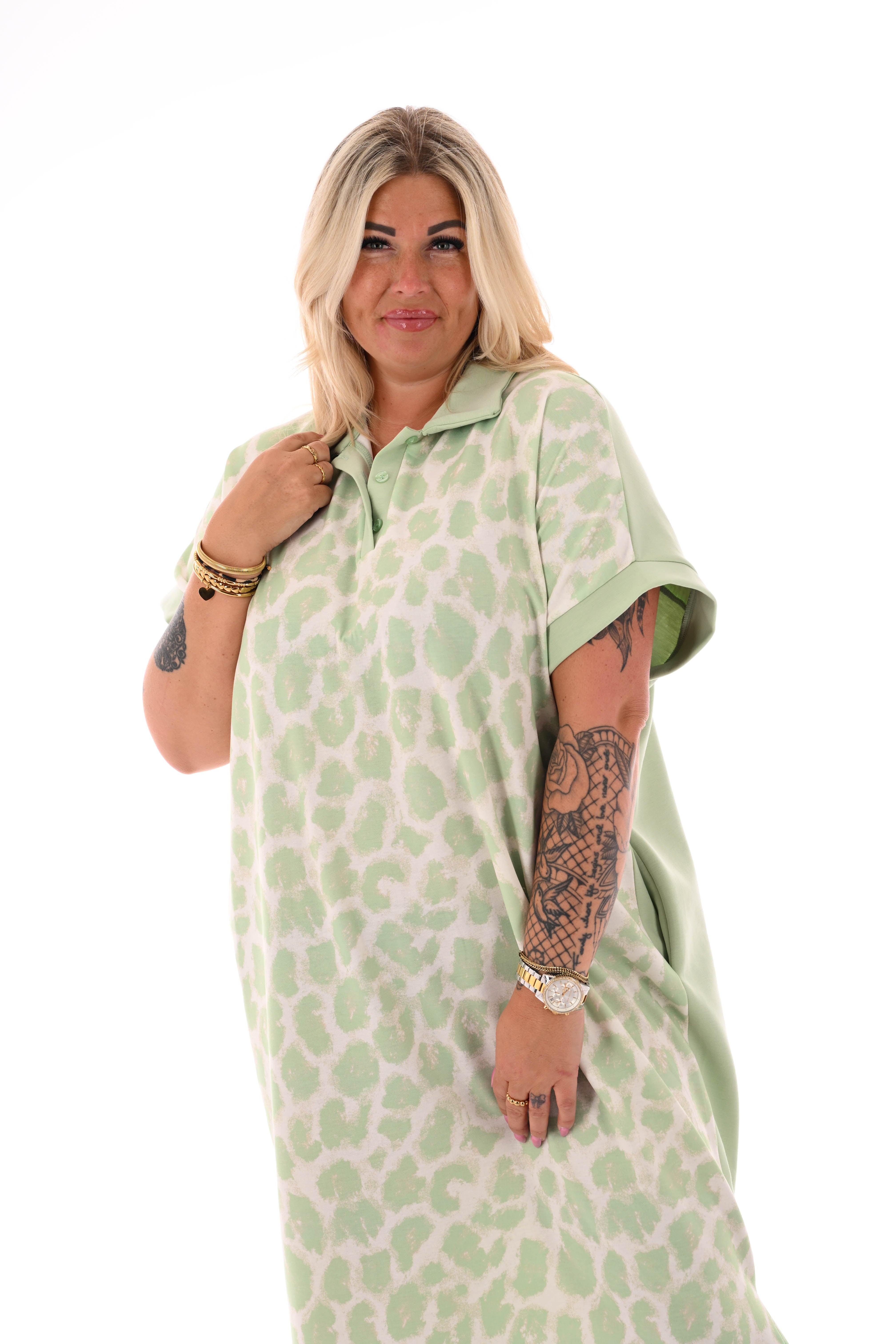 Sweaterdress korte mouwen panterprint v-hals lichtgroen