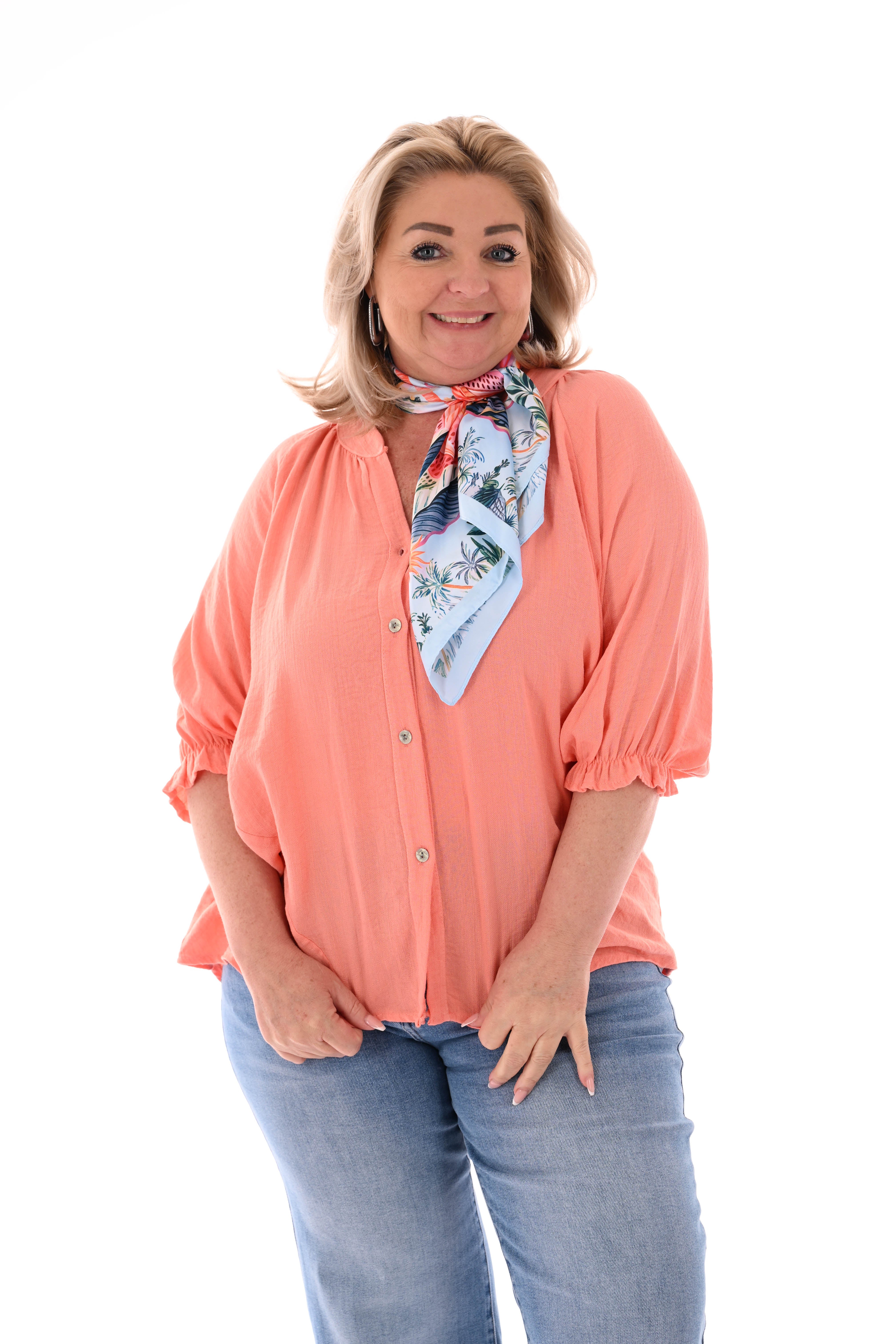 Blouse v-hals korte roezelmouwen zalm