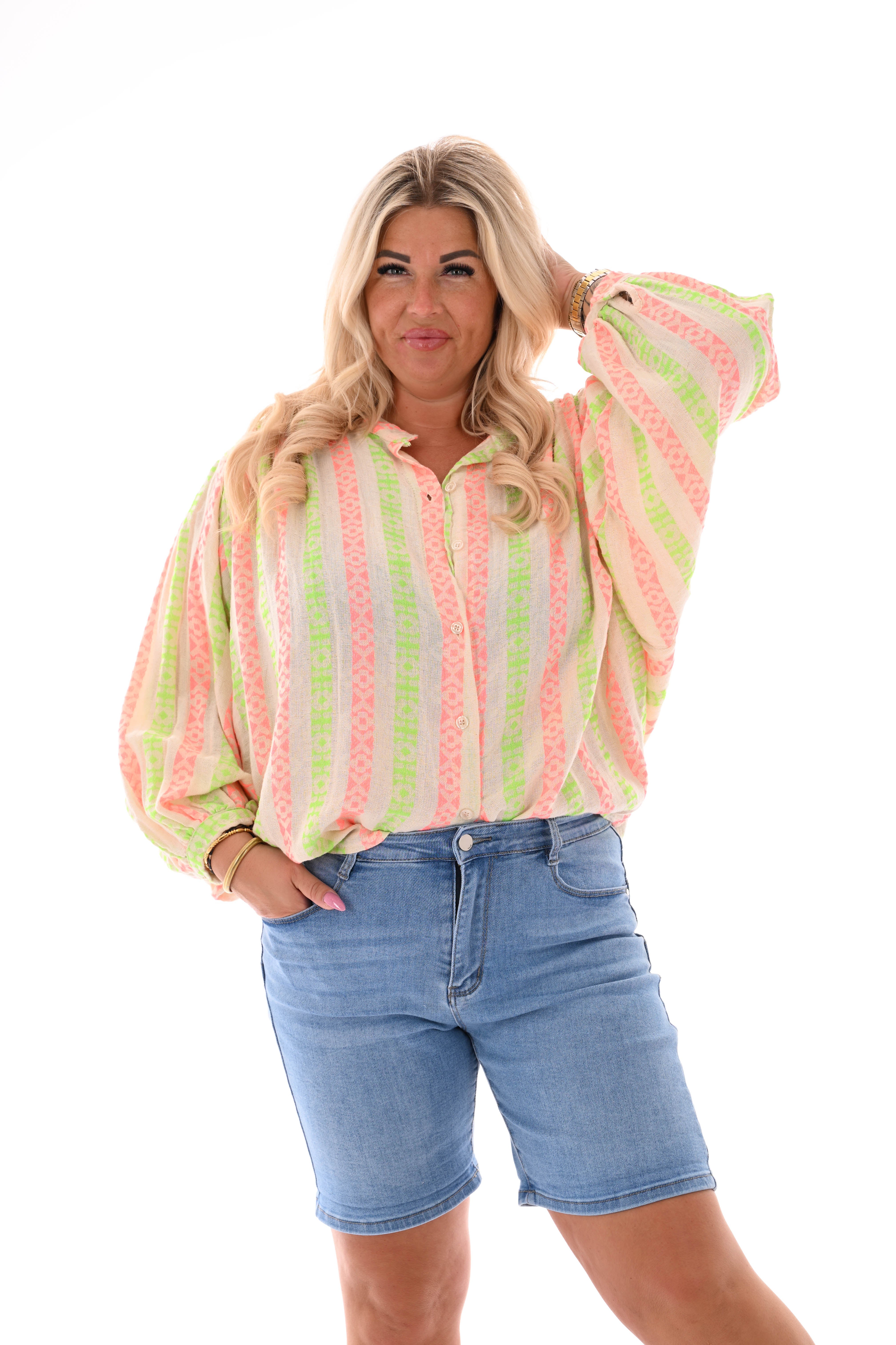Doorknoop blouse pofmouwen aztec groen/roze