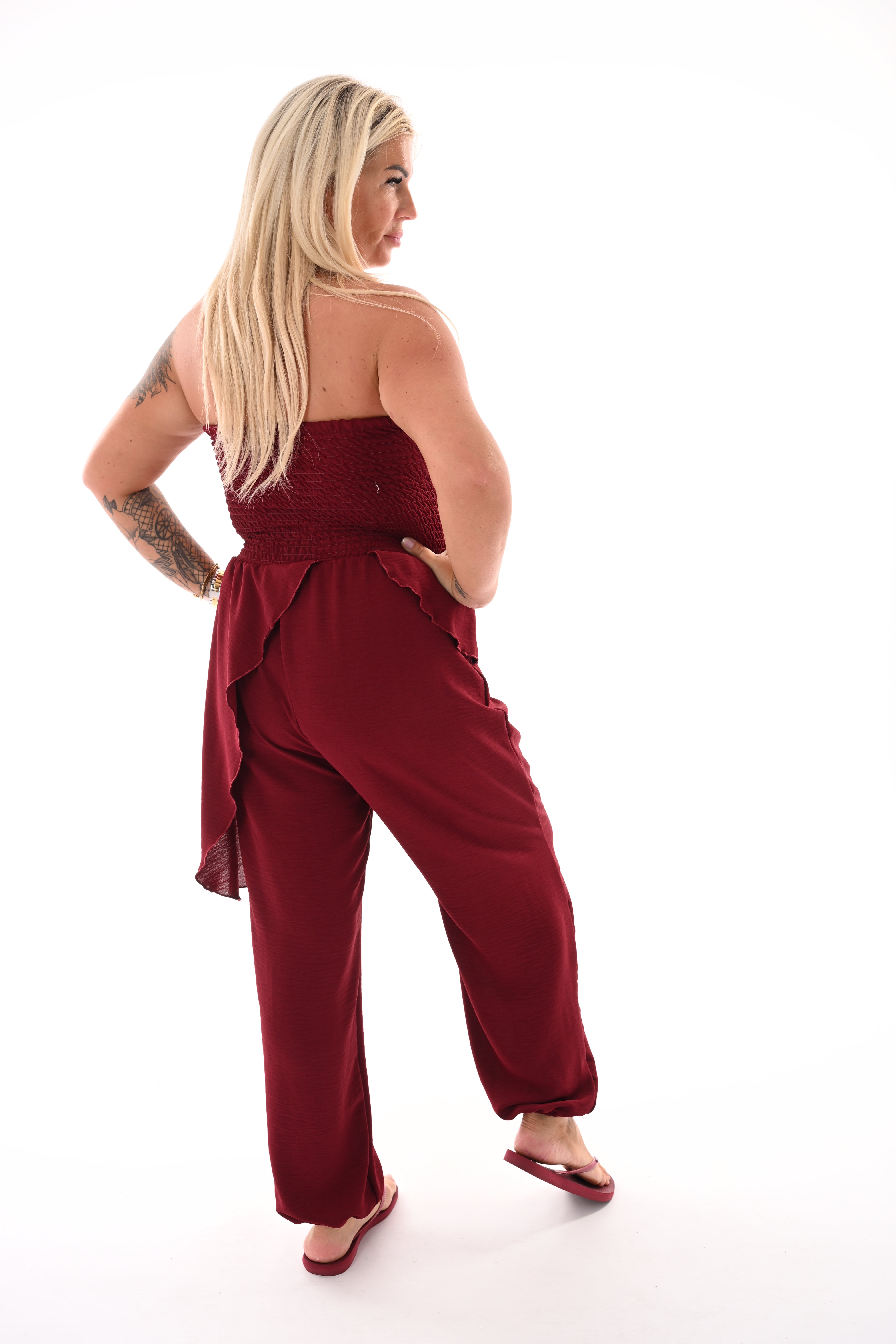 Strapless jumpsuit ruffle bordeaux
