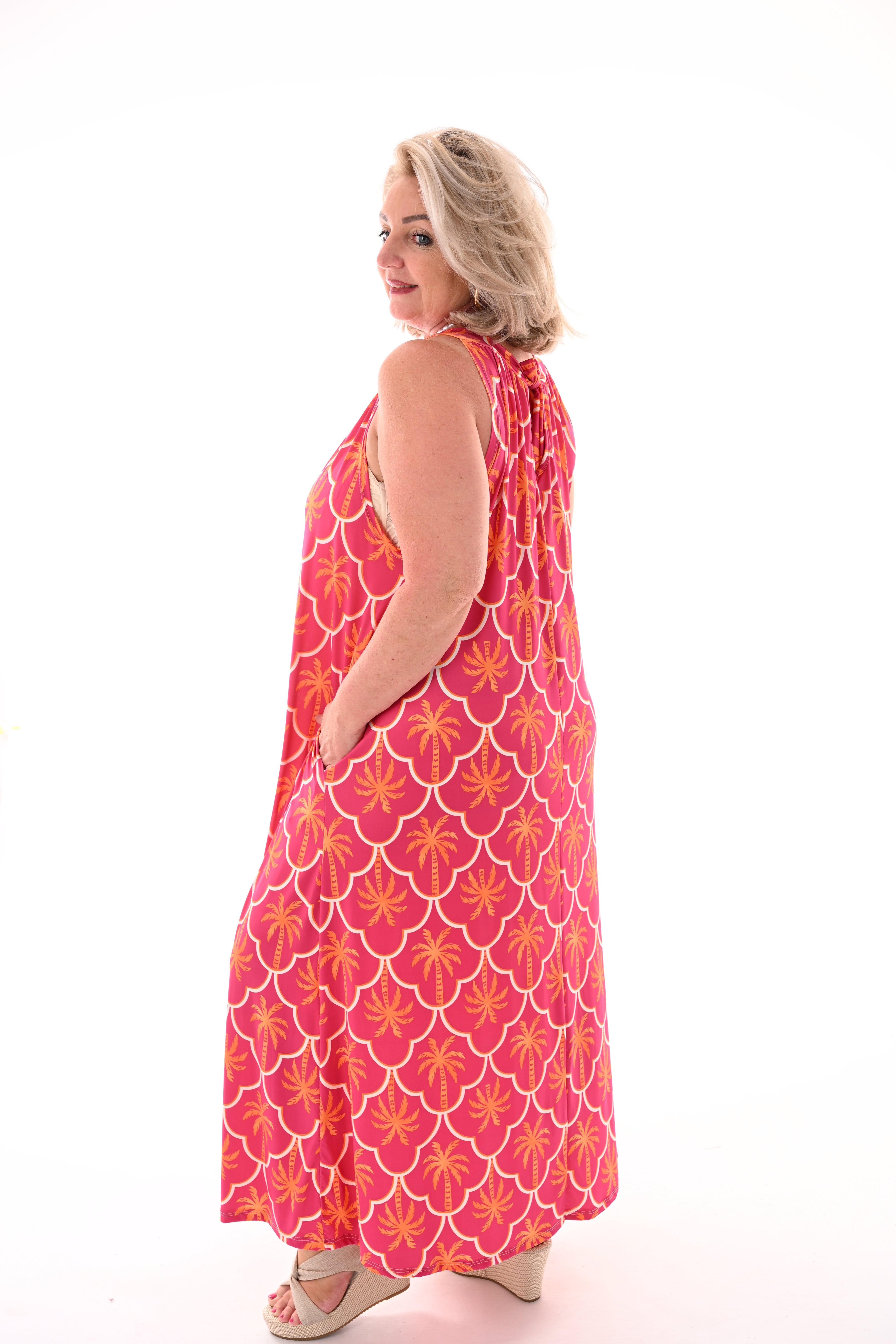 Lange jurk met palmbomen fuchsia