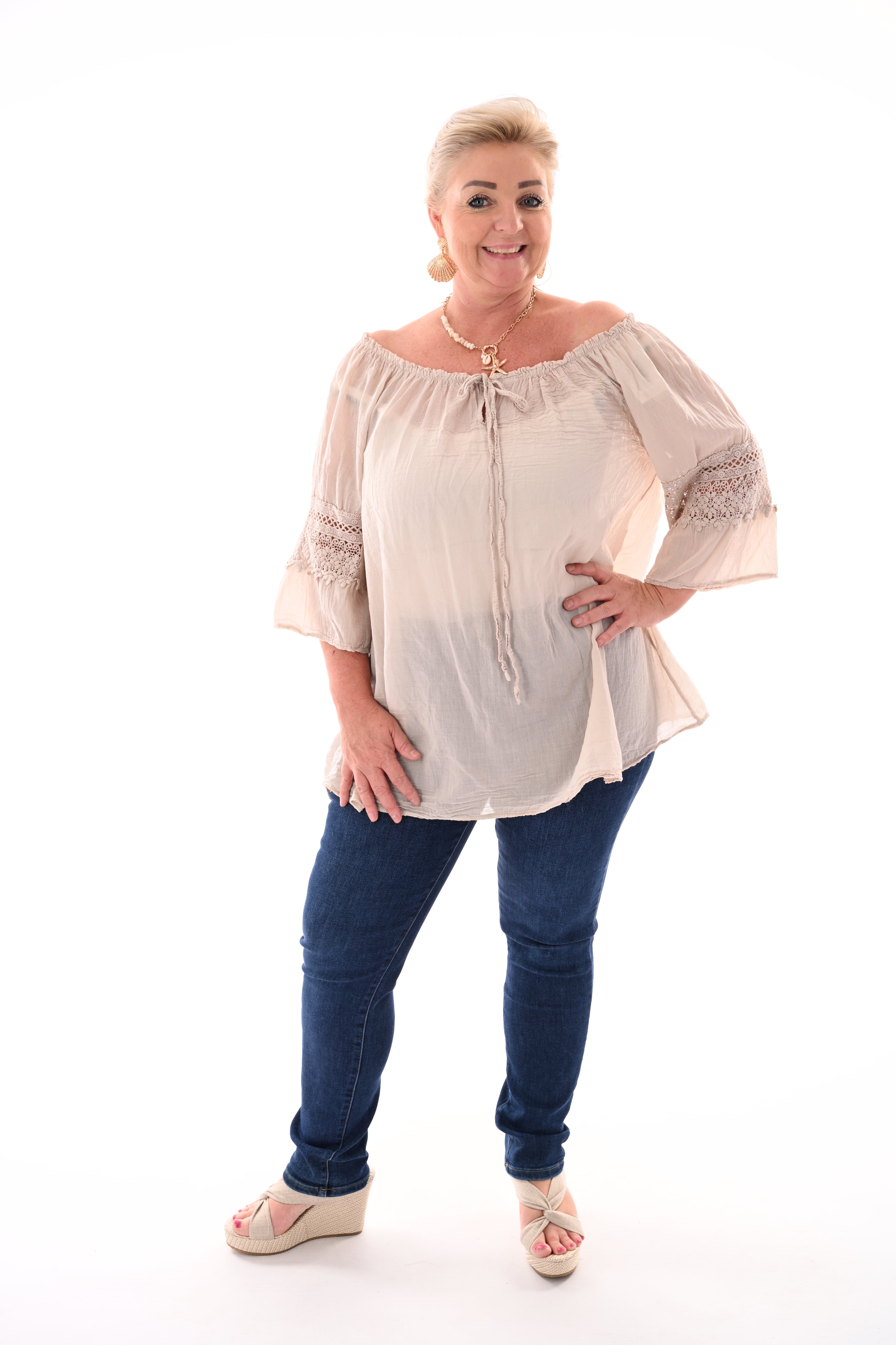 Top off-shoulder broderie beige