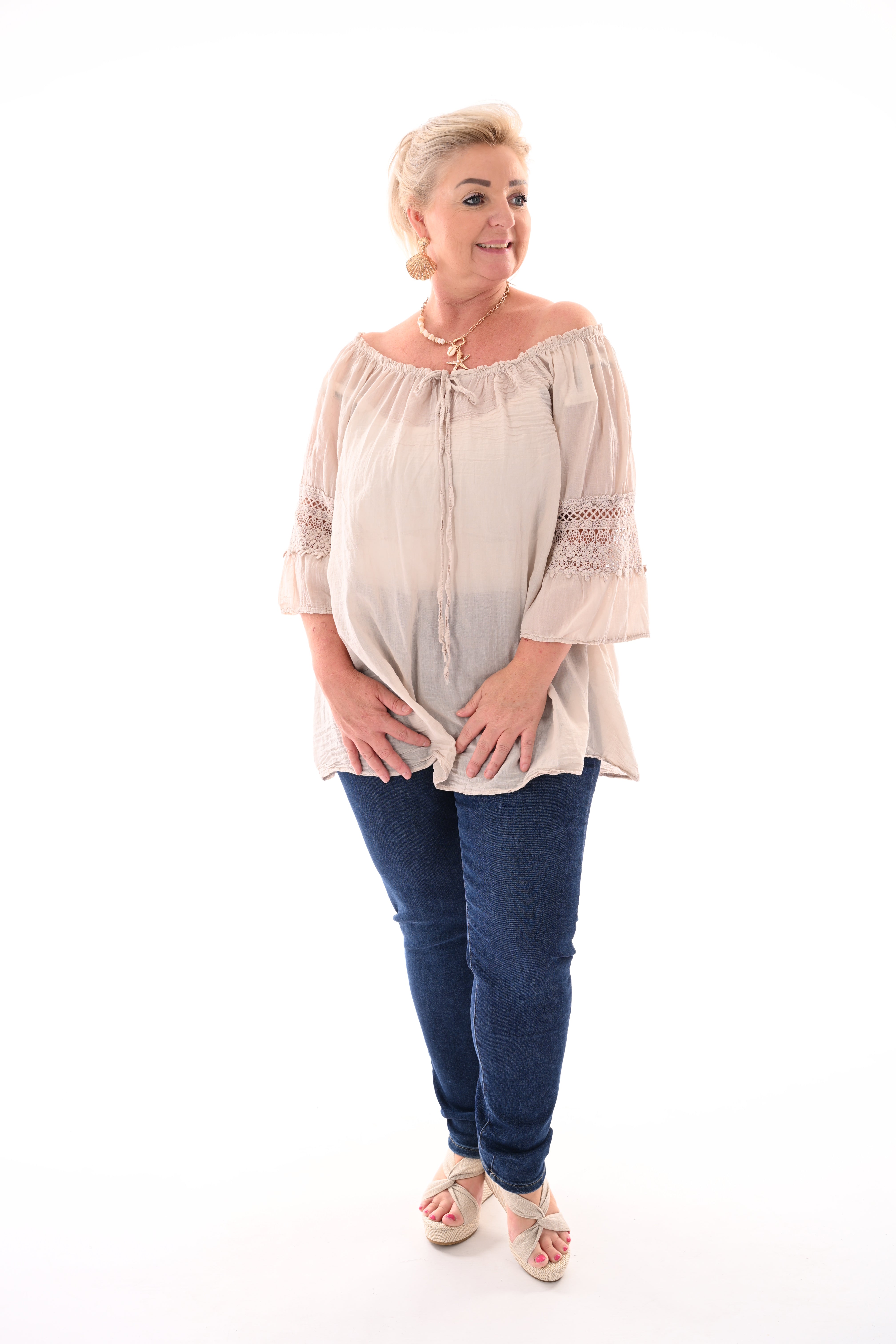 Top off-shoulder broderie beige