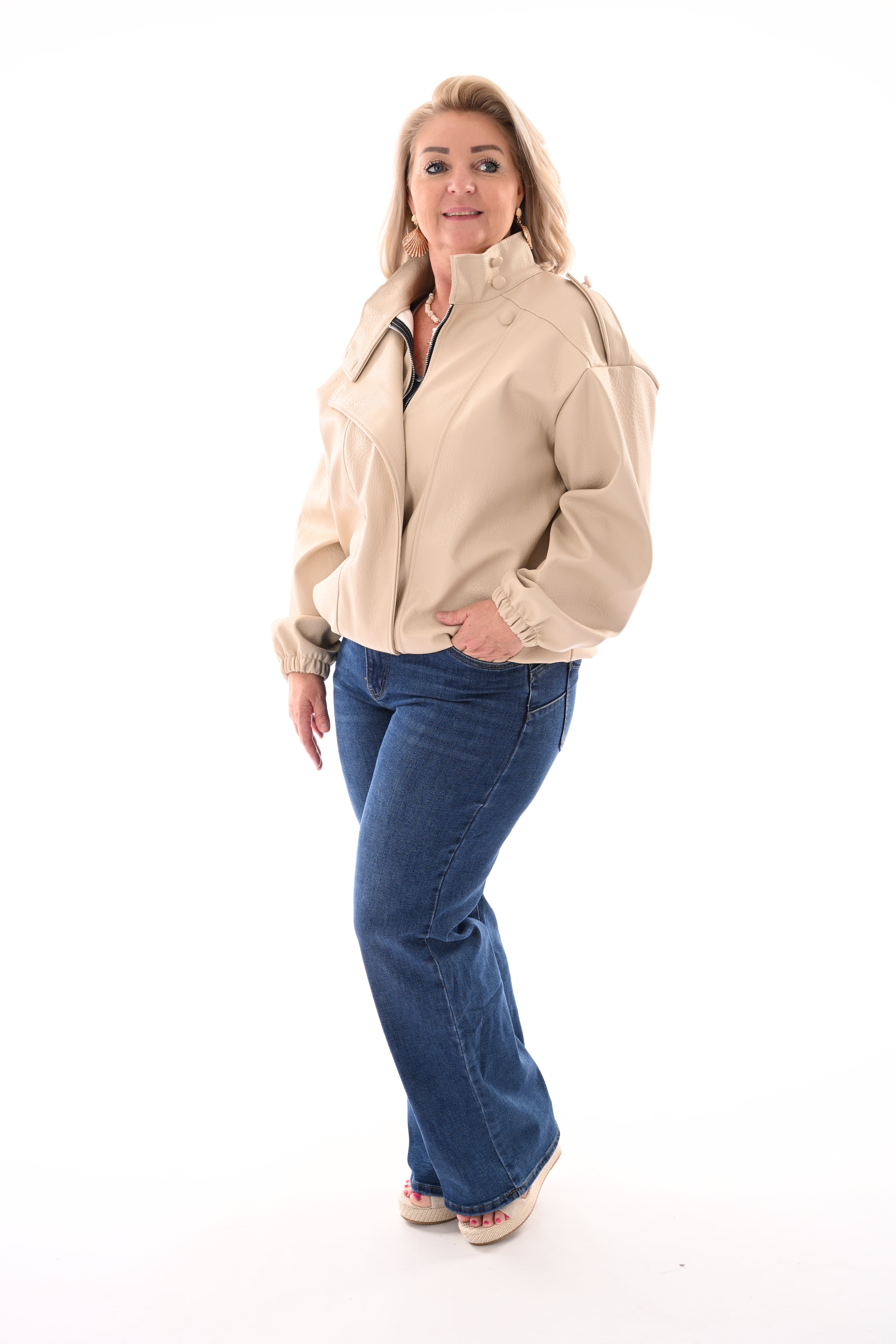 Leather look jasje overslag beige