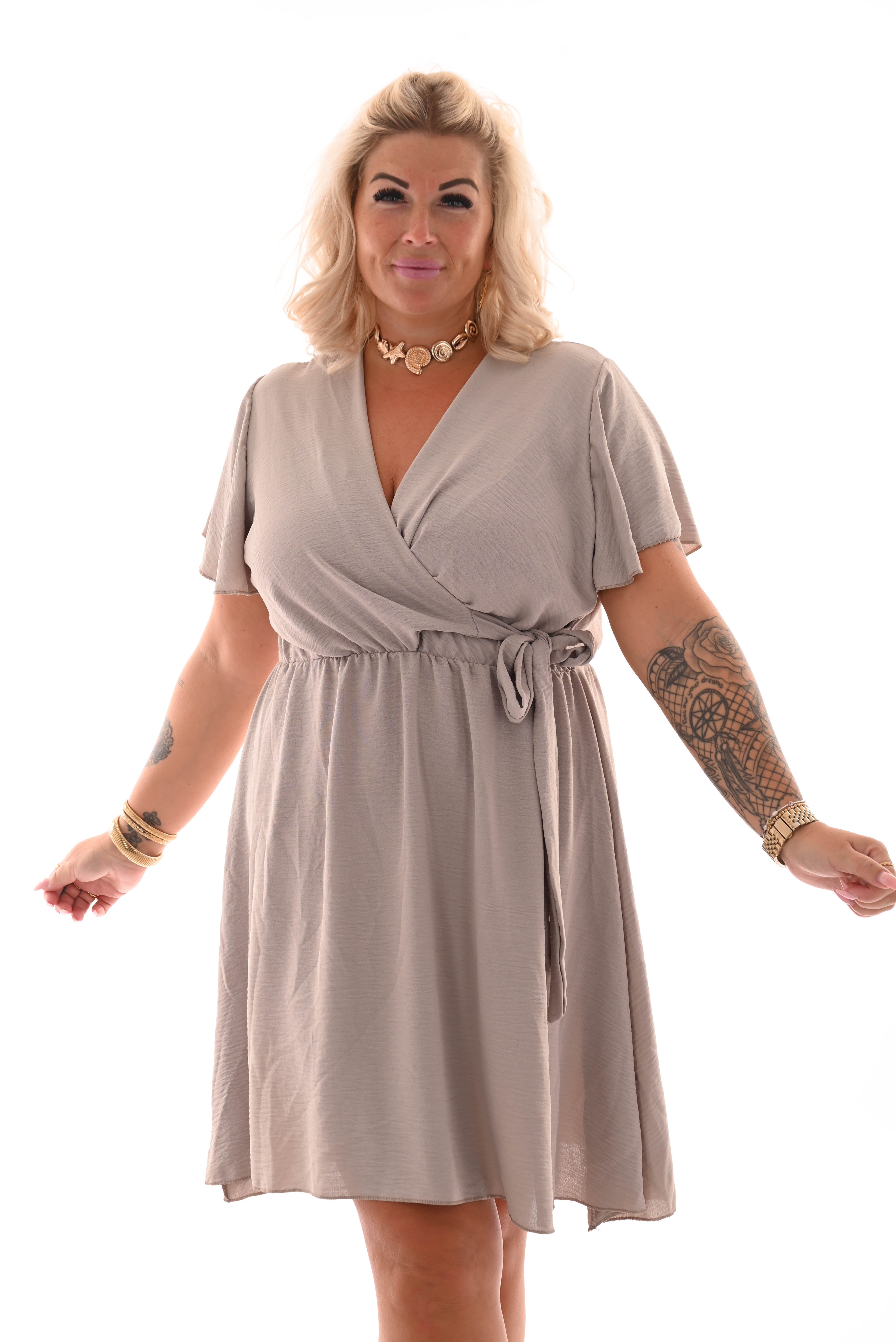 Korte jurk met strik beige