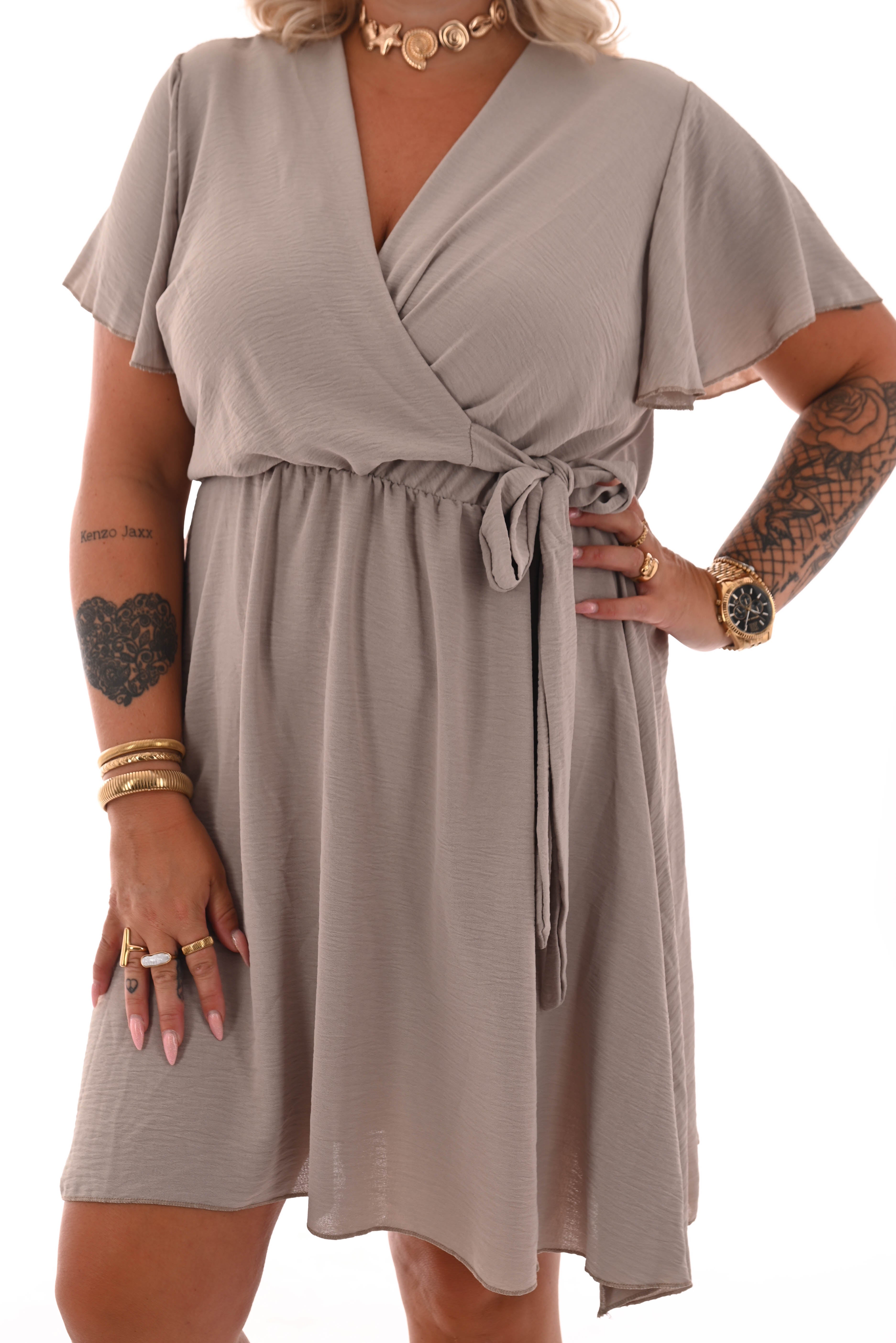 Korte jurk met strik beige