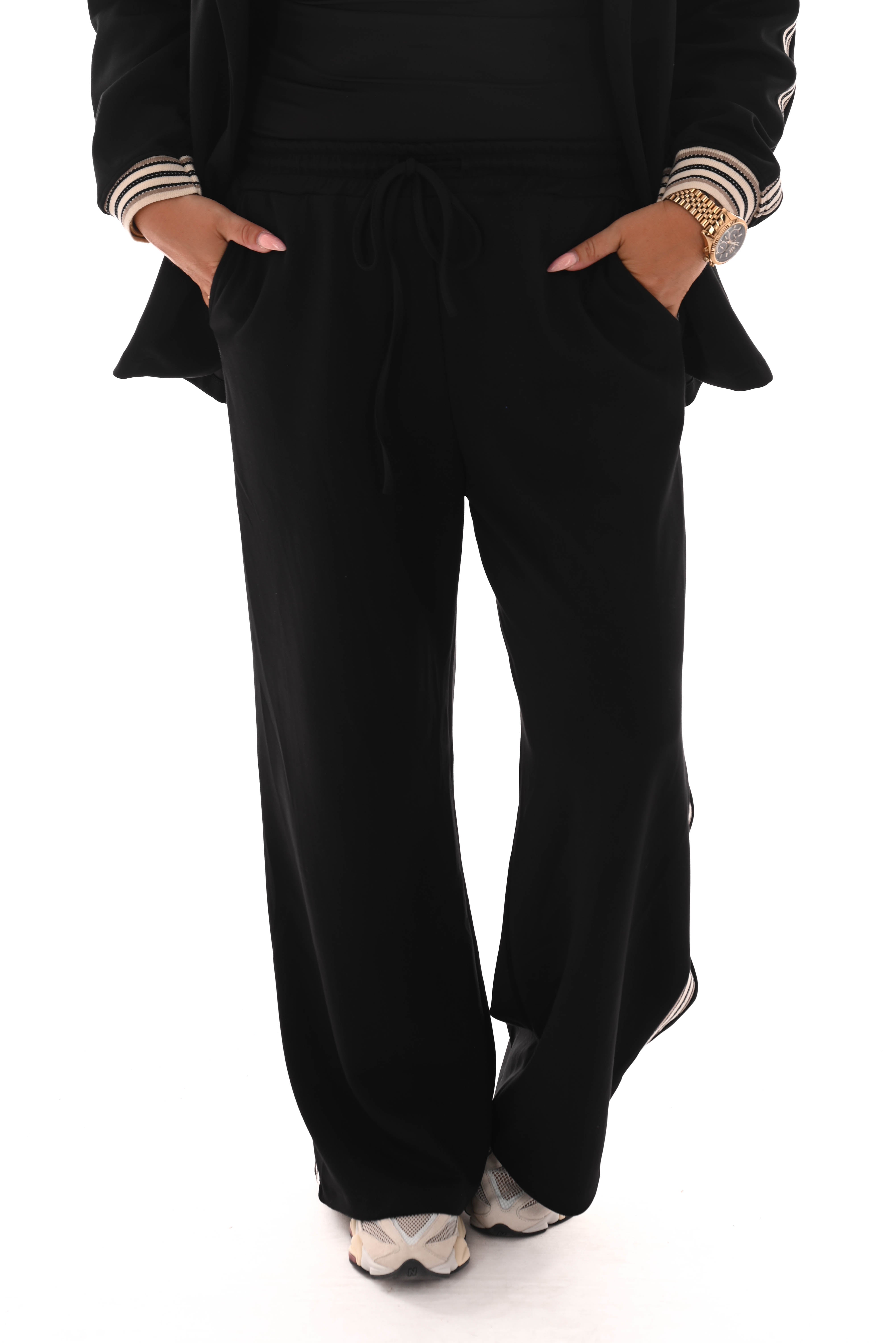 Wijde broek met bies fijne streep zwart