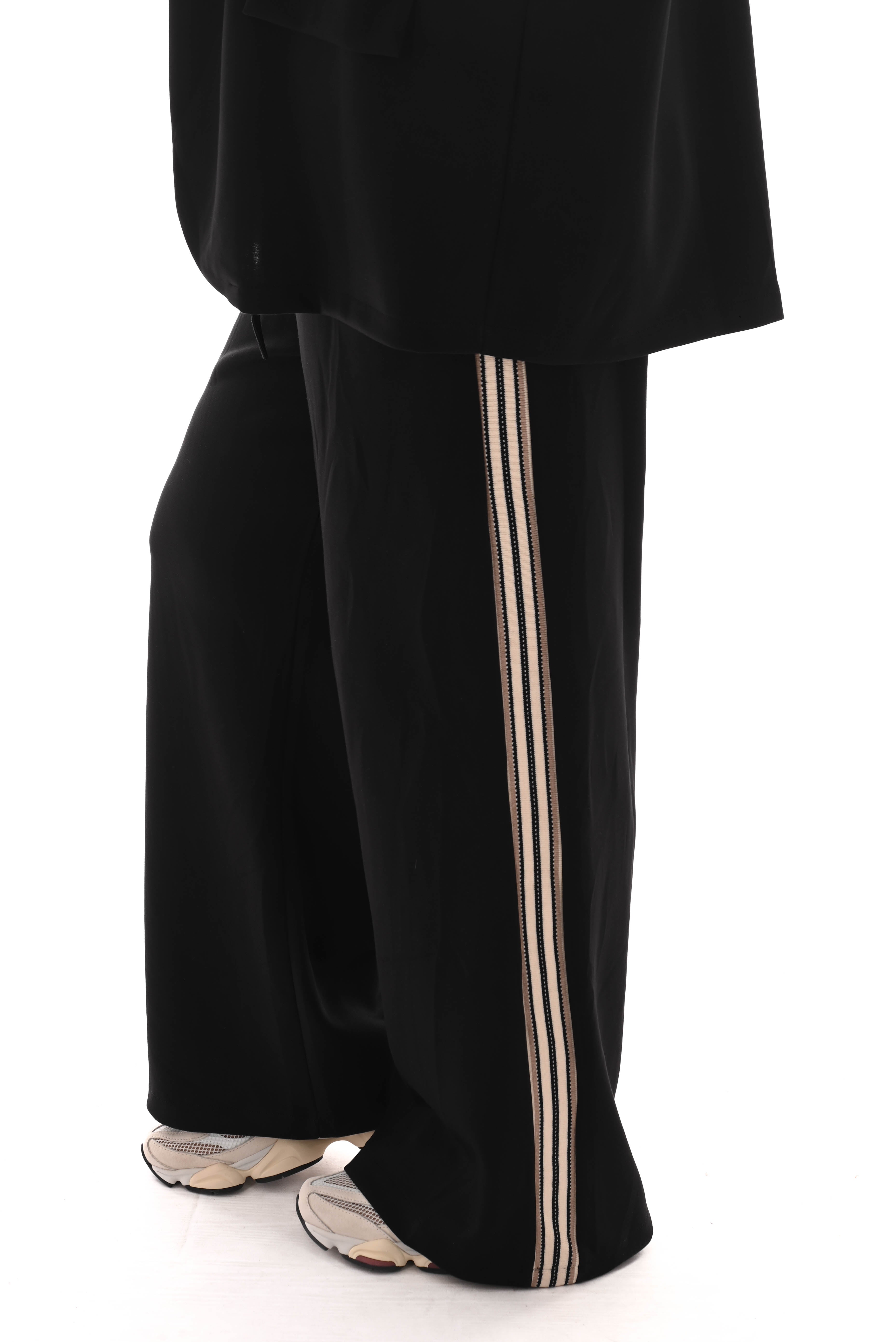 Wijde broek met bies fijne streep zwart