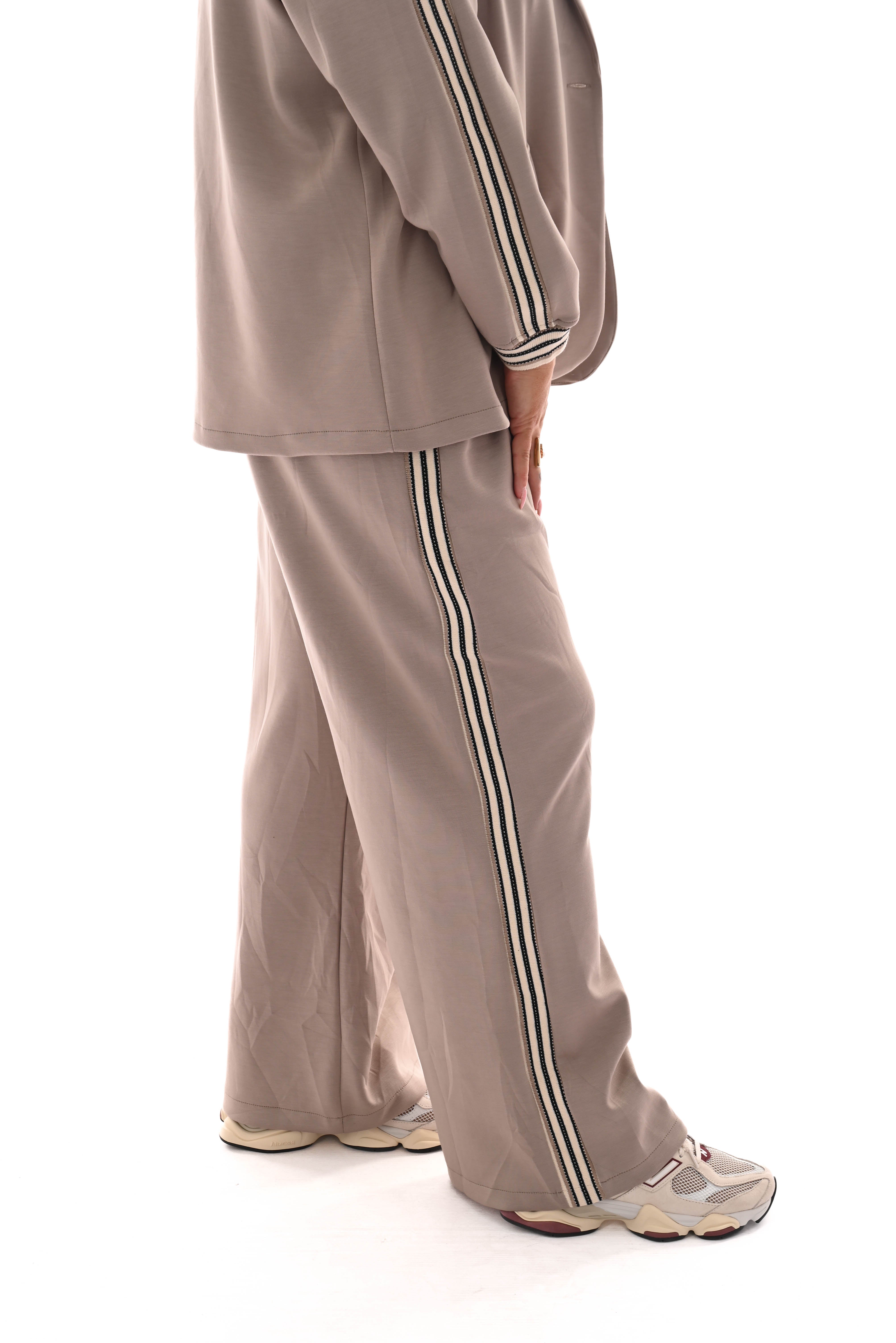 Wijde broek met bies fijne streep taupe