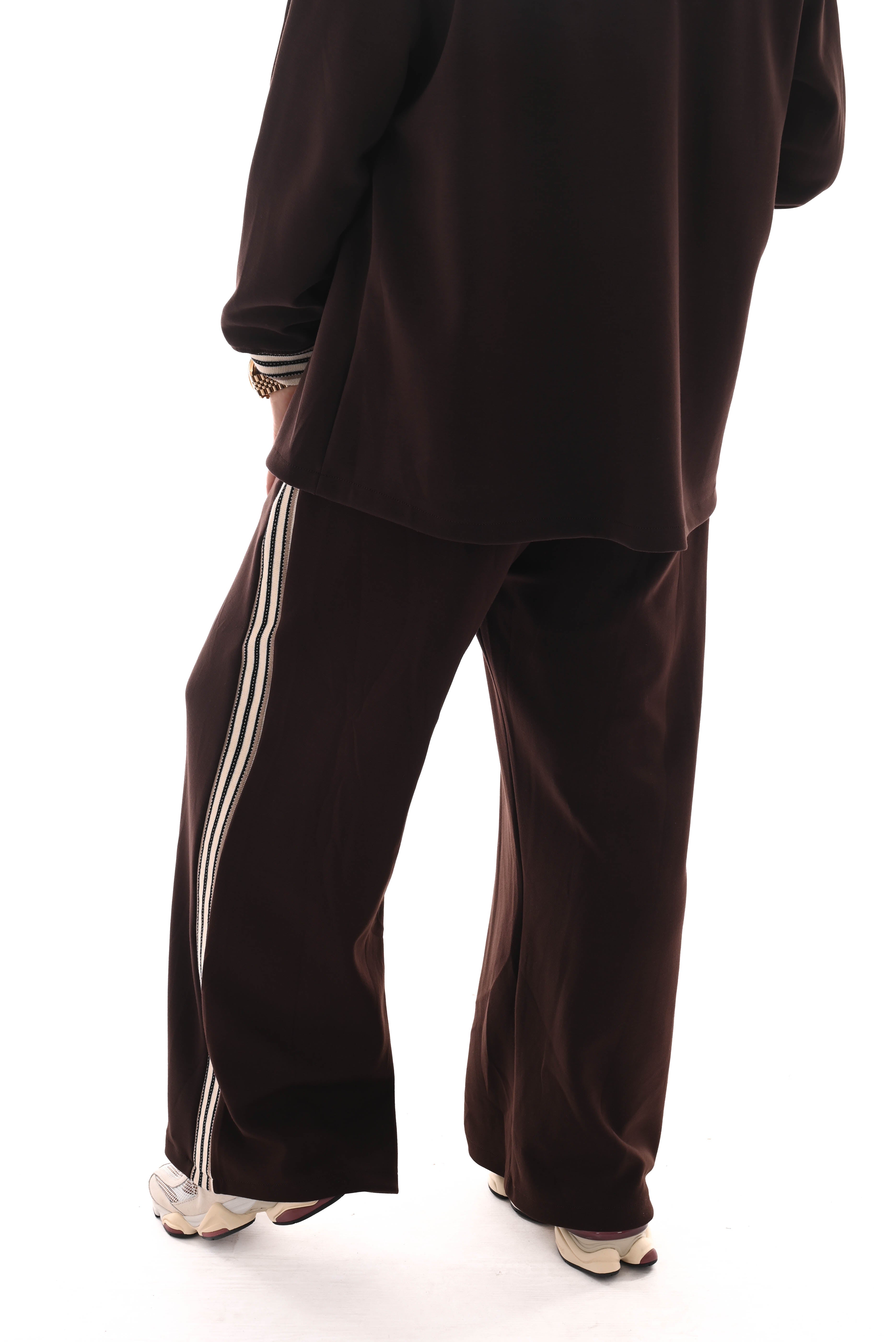 Wijde broek met bies fijne streep donkerbruin