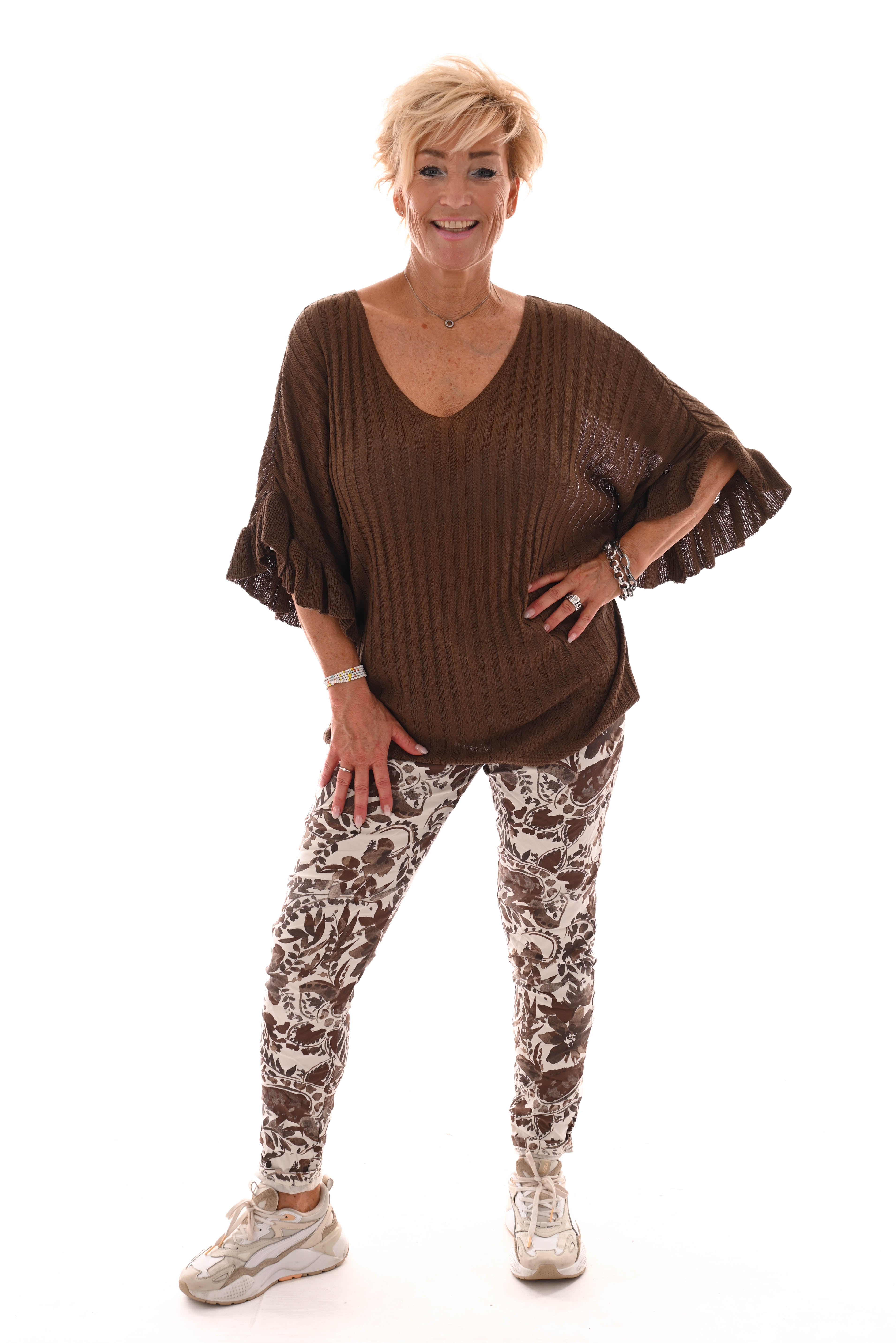 Top rib met trompet roezelmouwen bruin