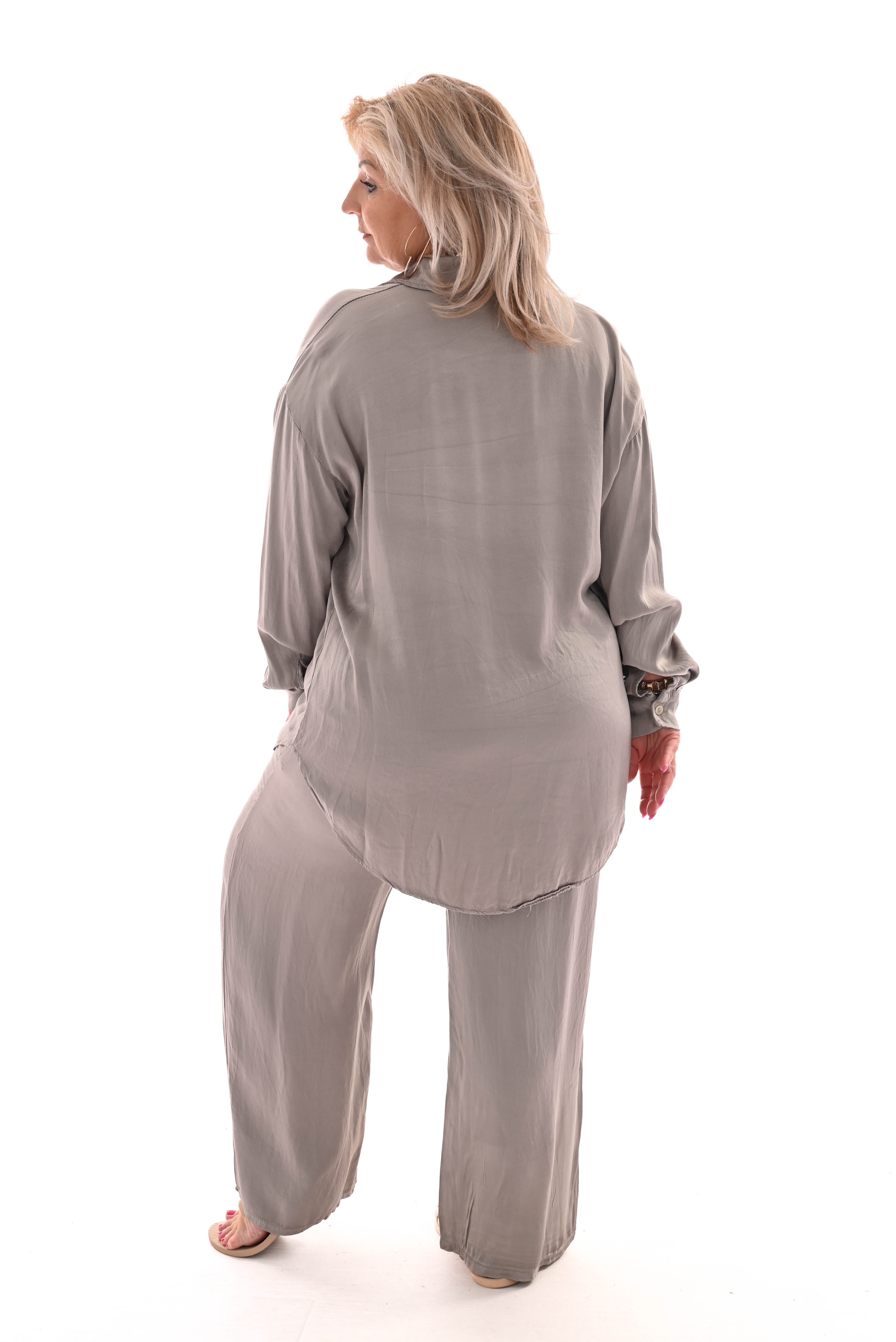 Tweedelig pak silky uni lichtgrijs