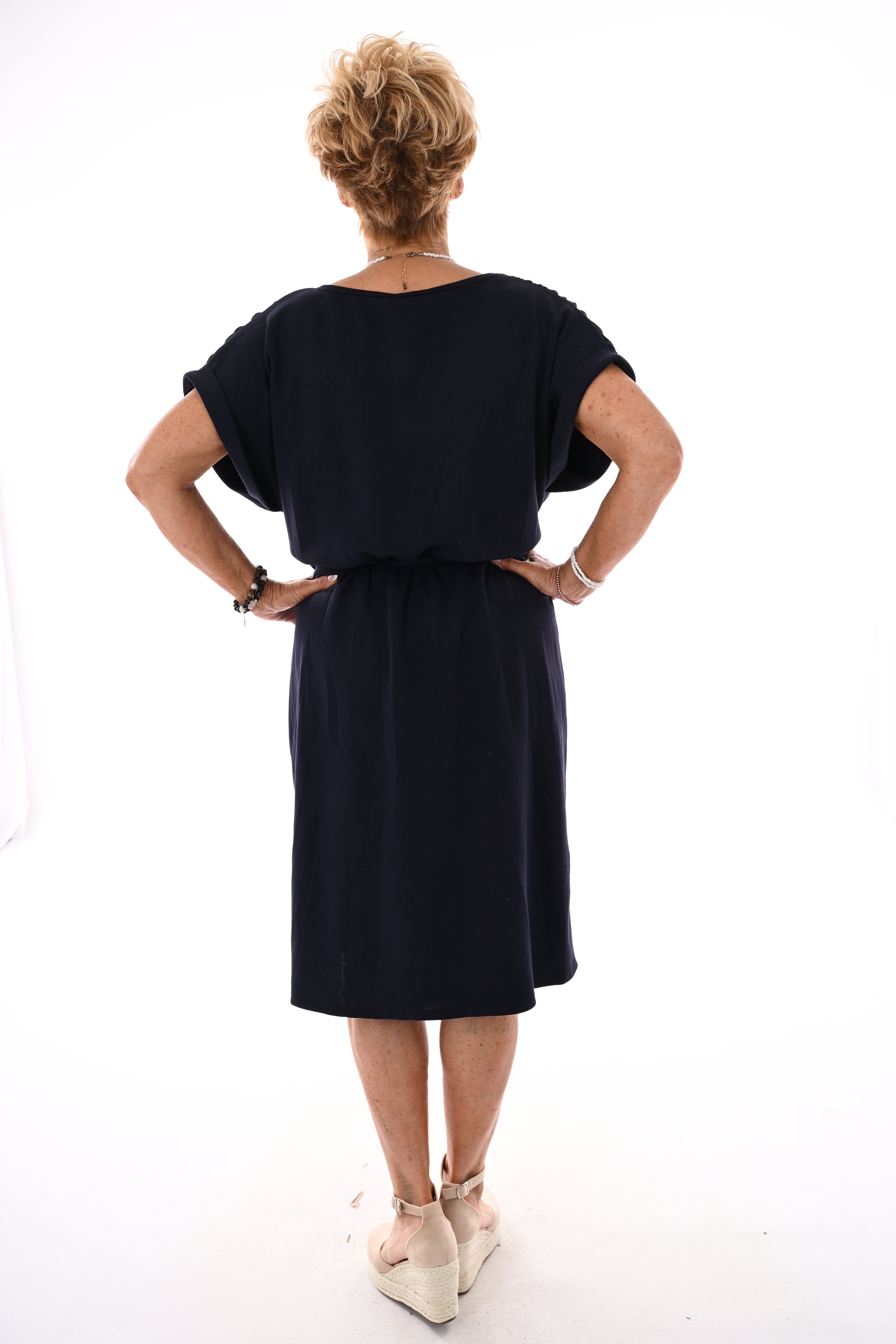Basic jurk met ceintuur marineblauw