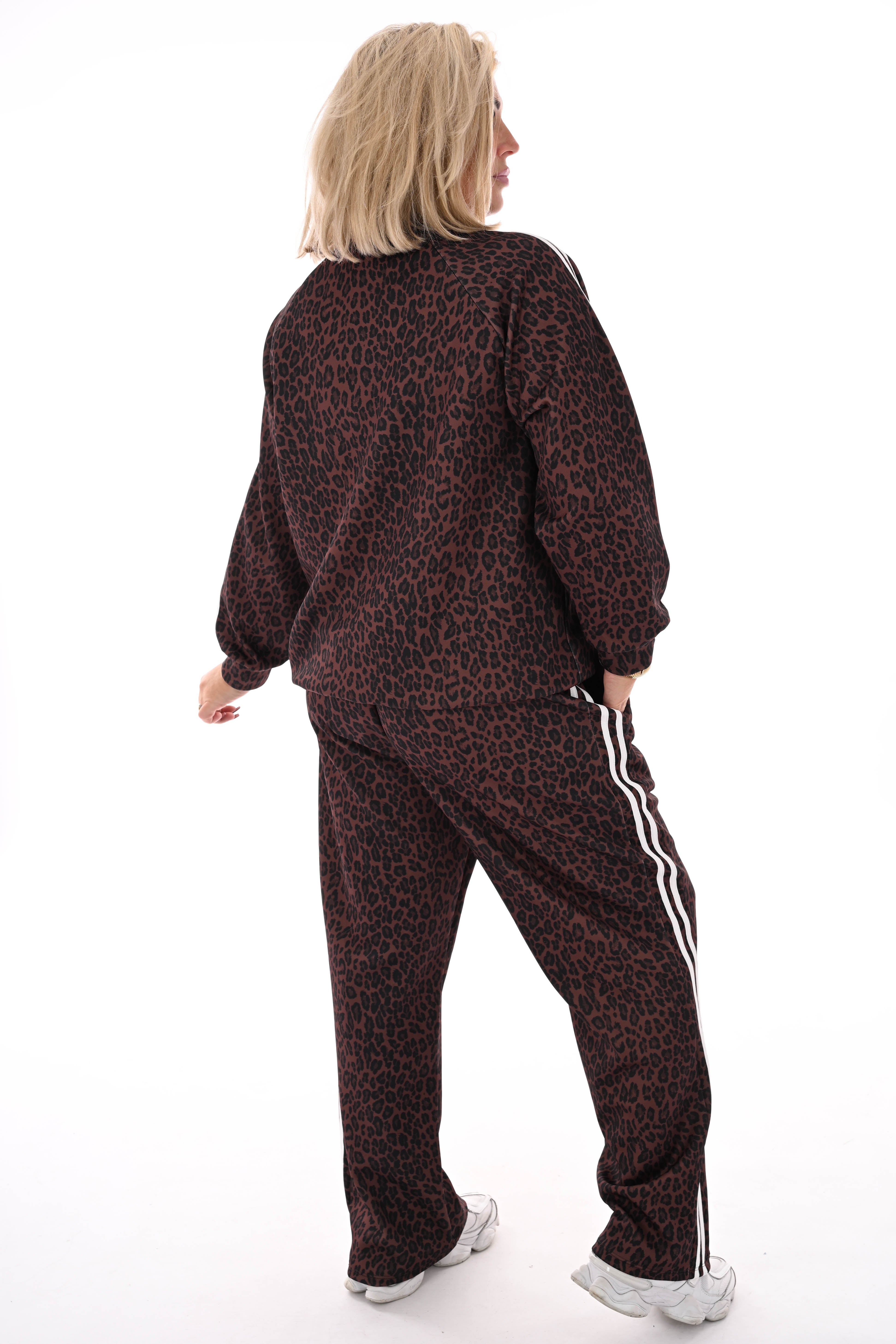 Tweedelig joggingset panterprint met bies roomwit