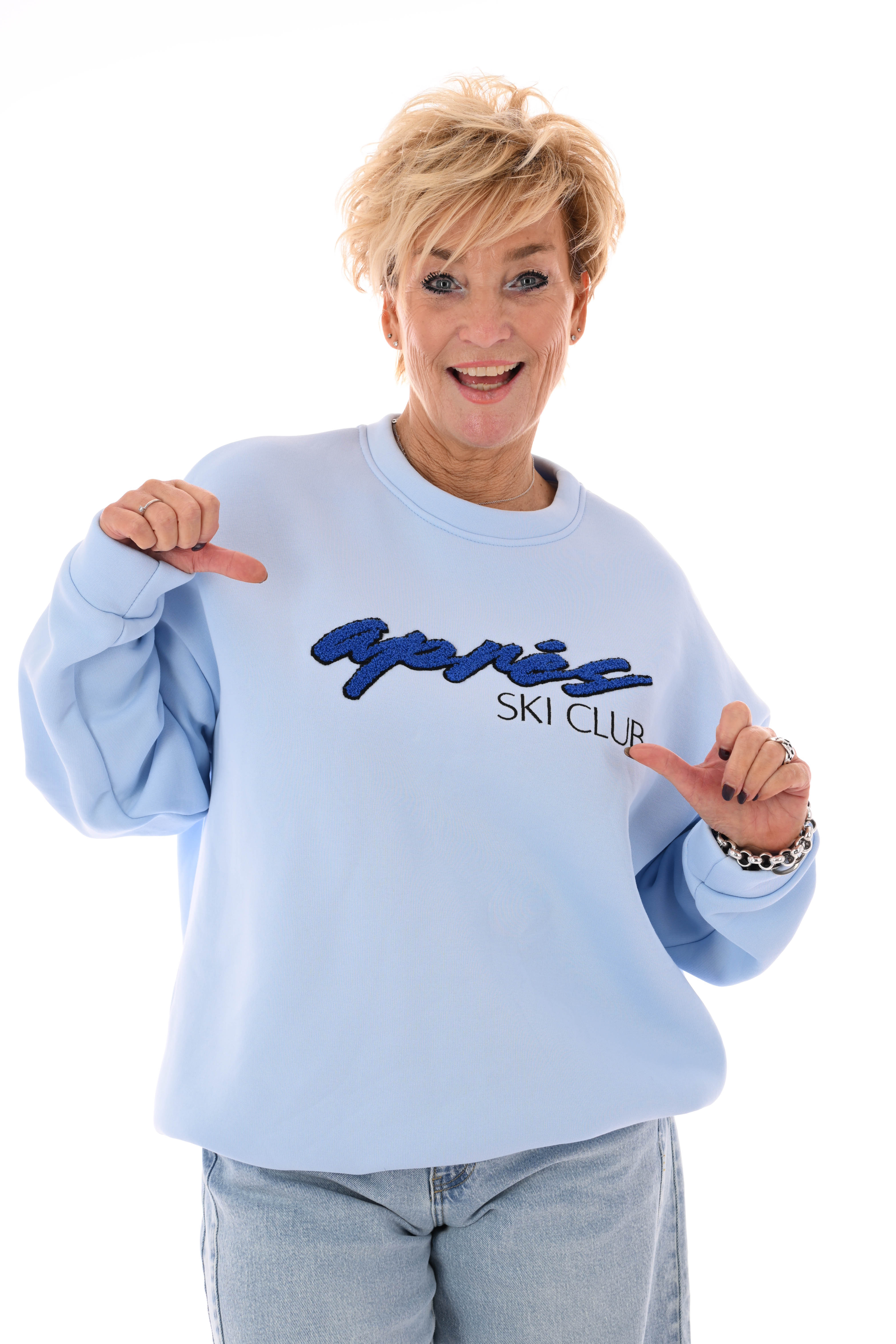 Sweater apres skiclub lichtblauw