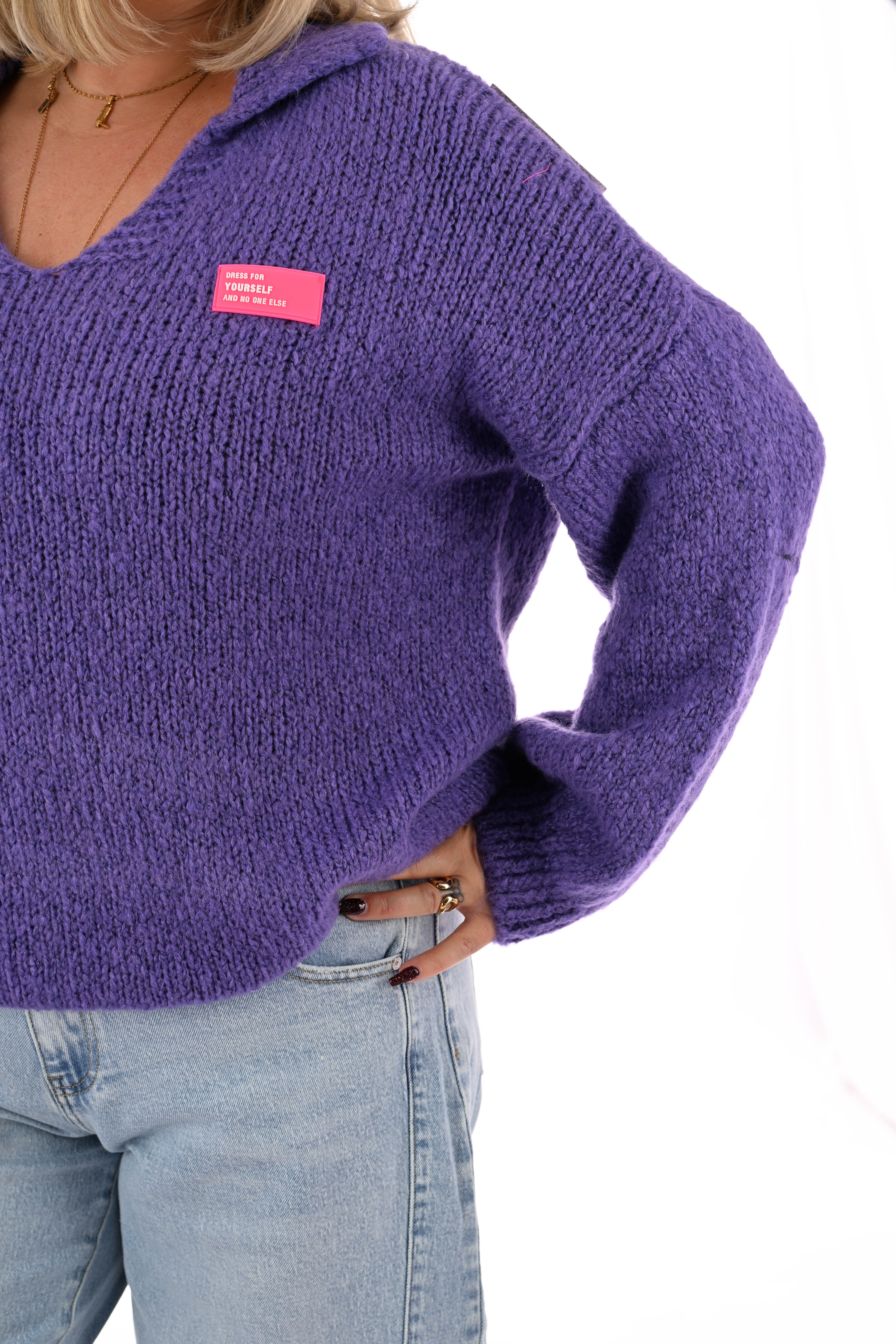 Grof gebreide trui v-hals met applicatie paars