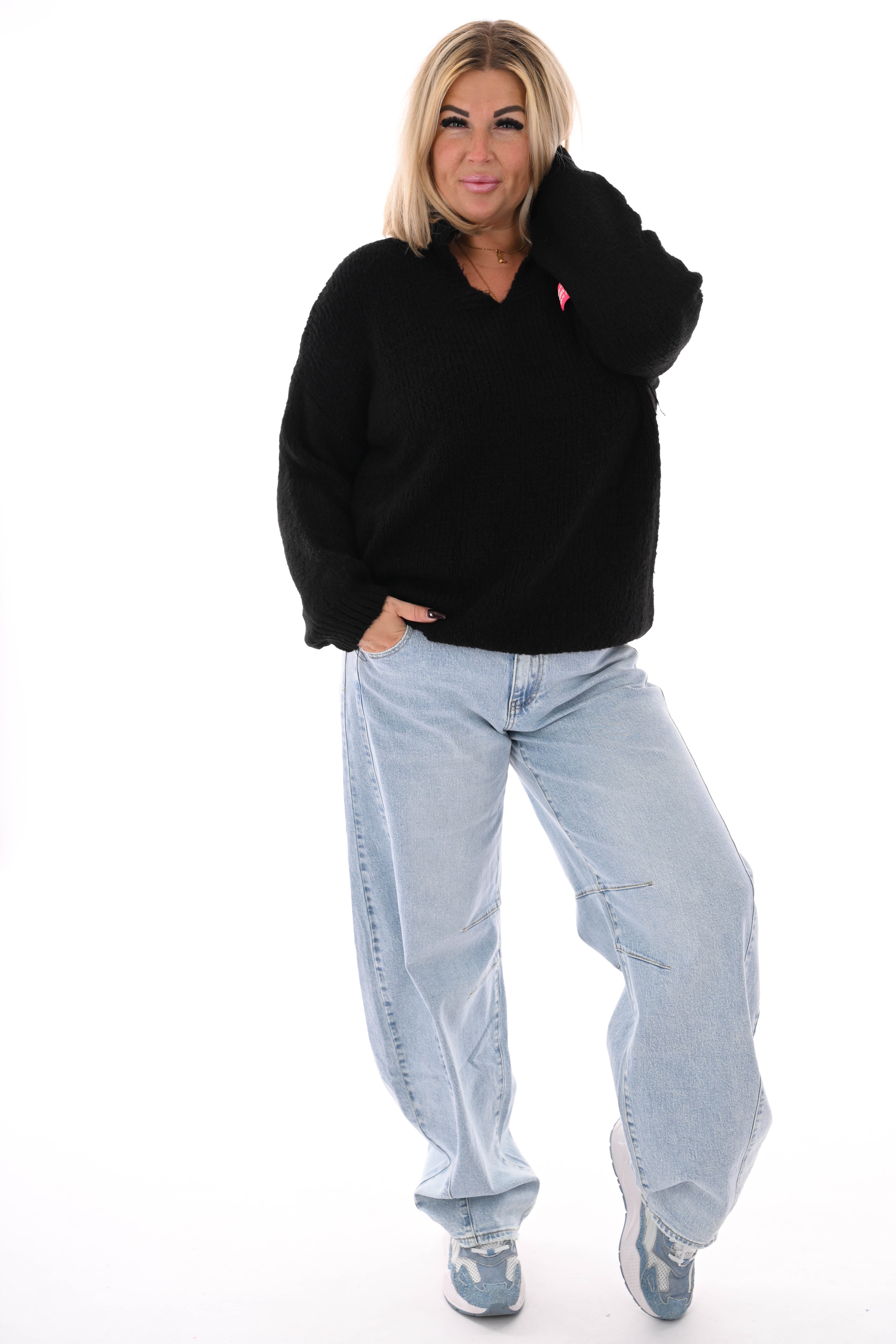 Grof gebreide trui v-hals met applicatie zwart