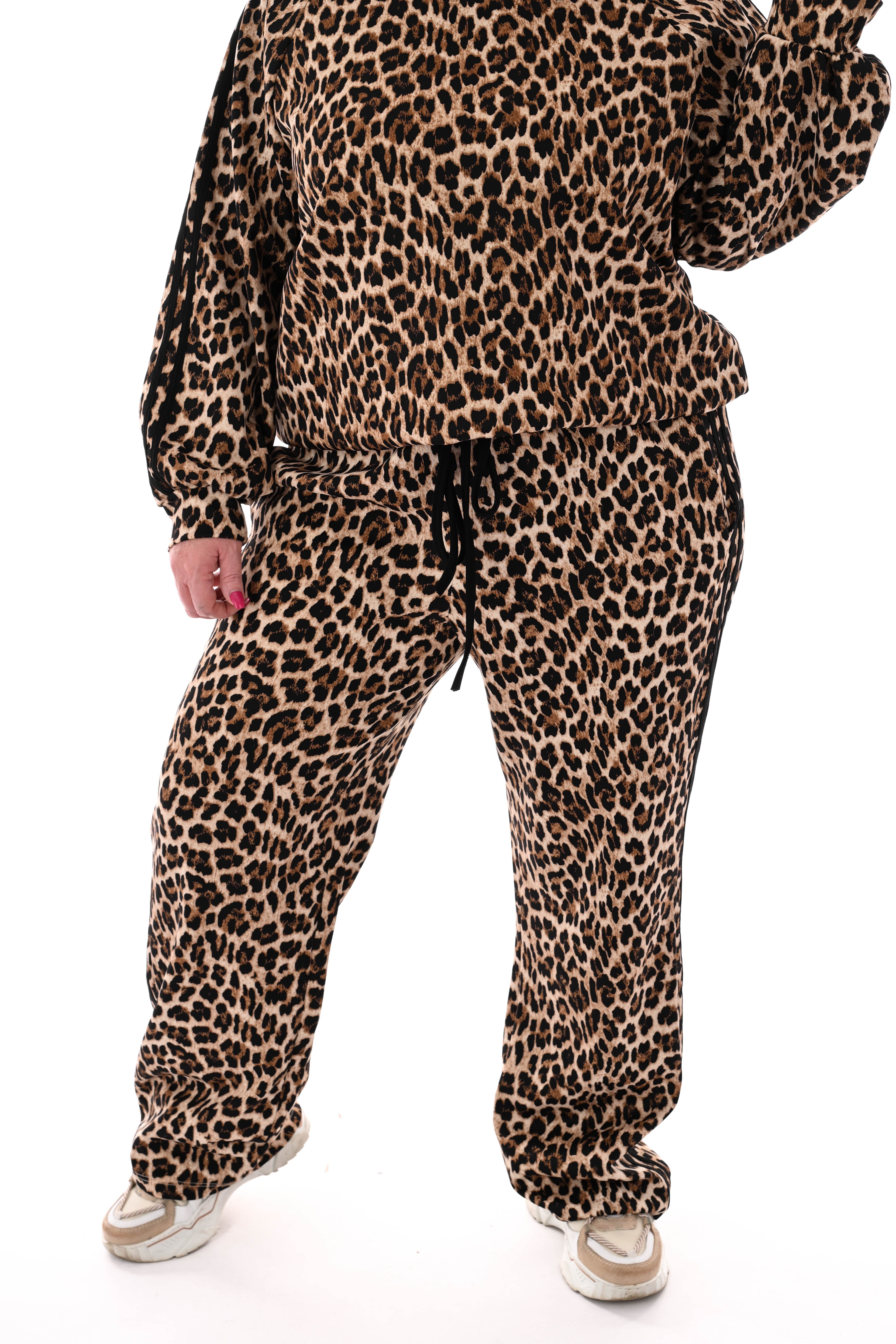 Tweedelig set panter met kleur bies zwart