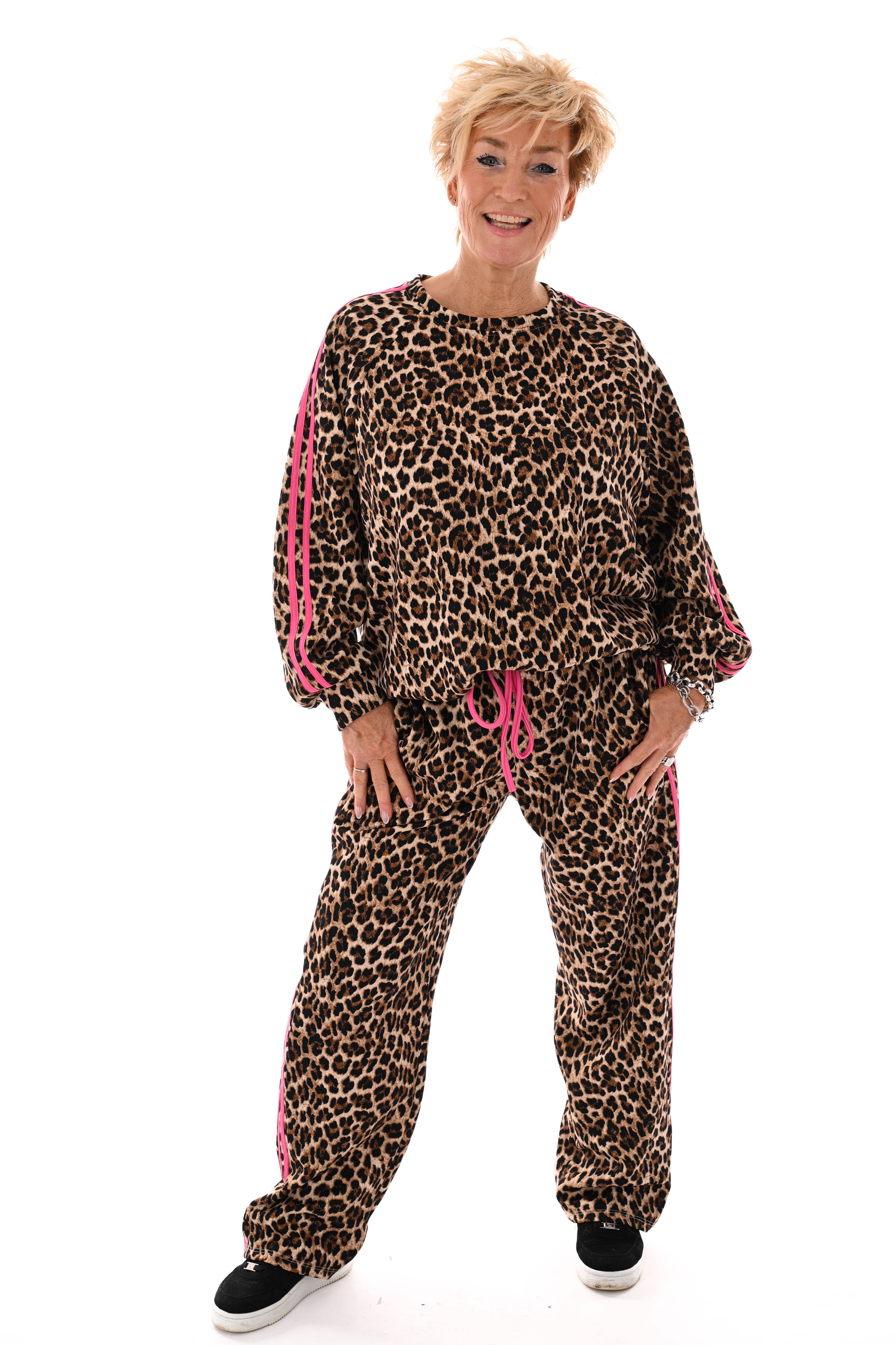 Tweedelig set panter met kleur bies roze