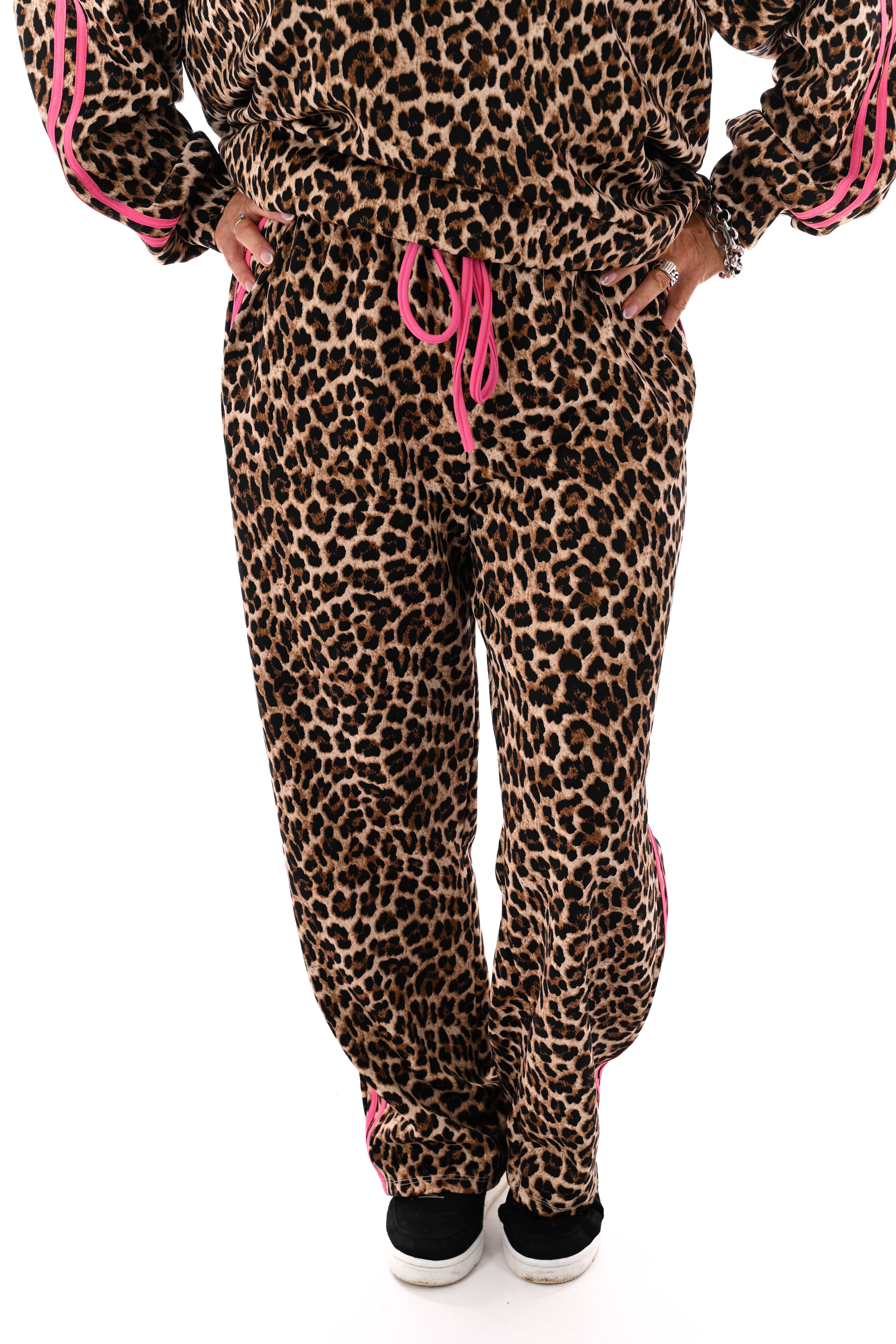 Tweedelig set panter met kleur bies roze