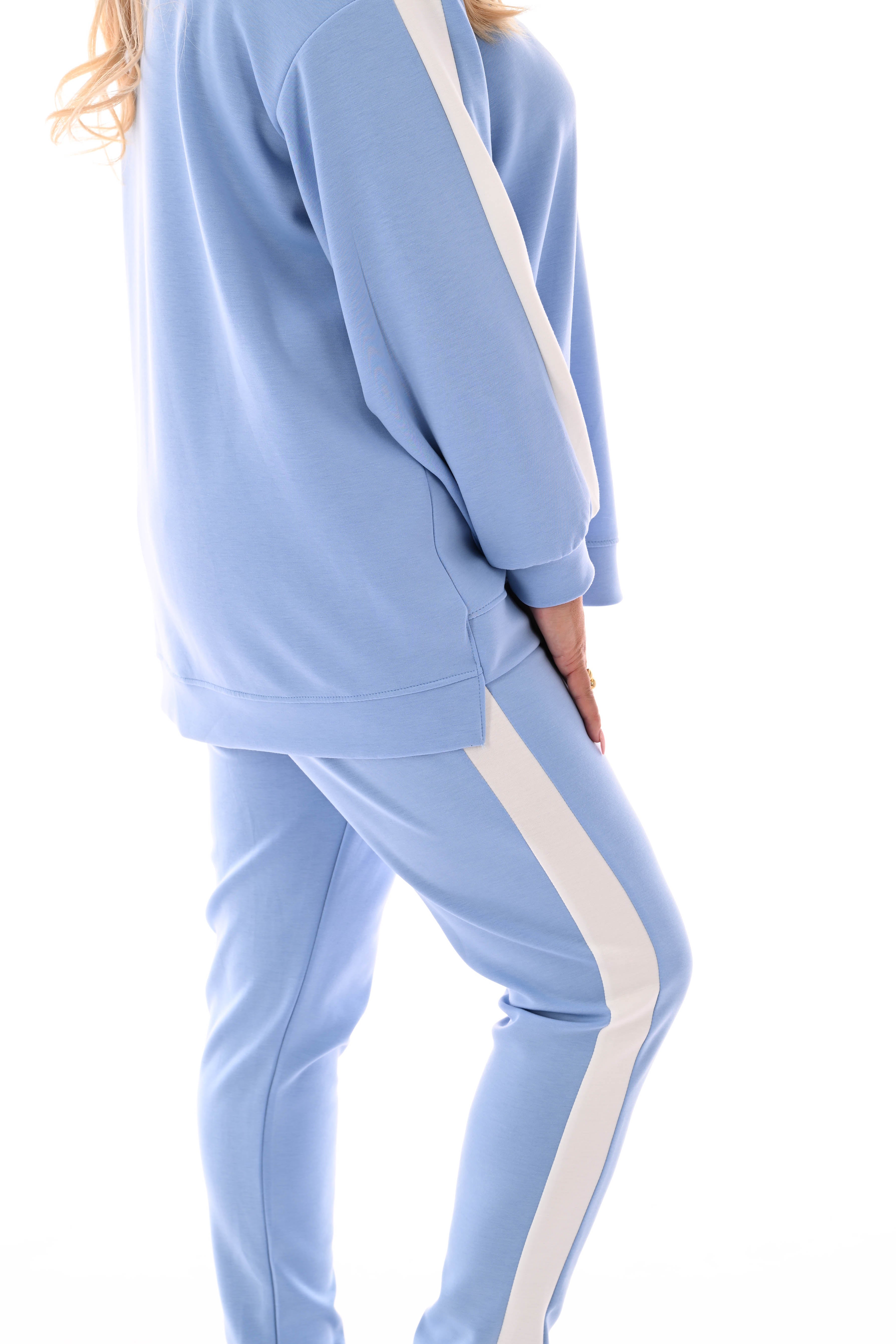 Tweedelig pak brede bies lichtblauw