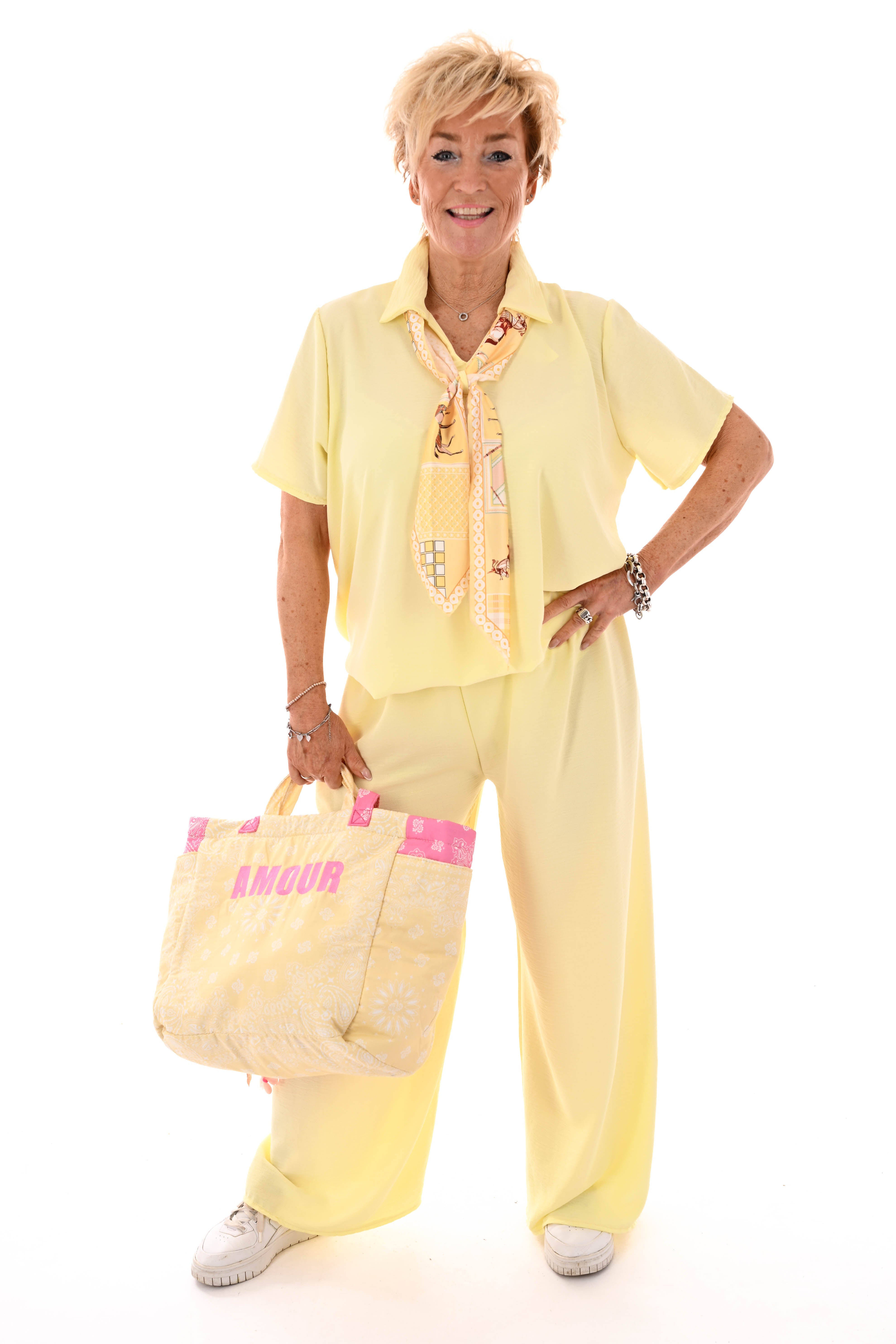 Tweedelig pak v-hals met sjaaltje uni lichtgeel