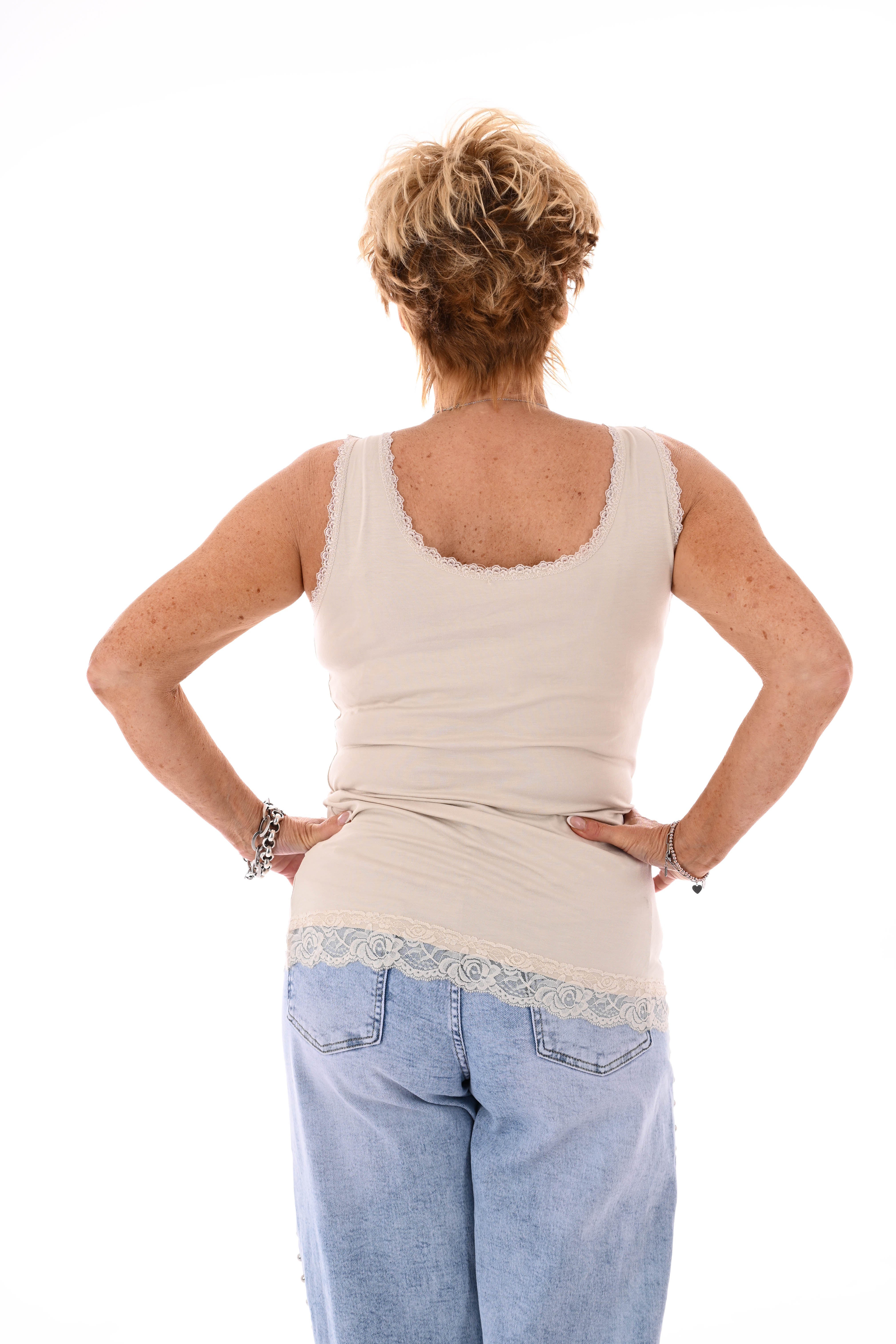 Hemdje kanten onderrand beige