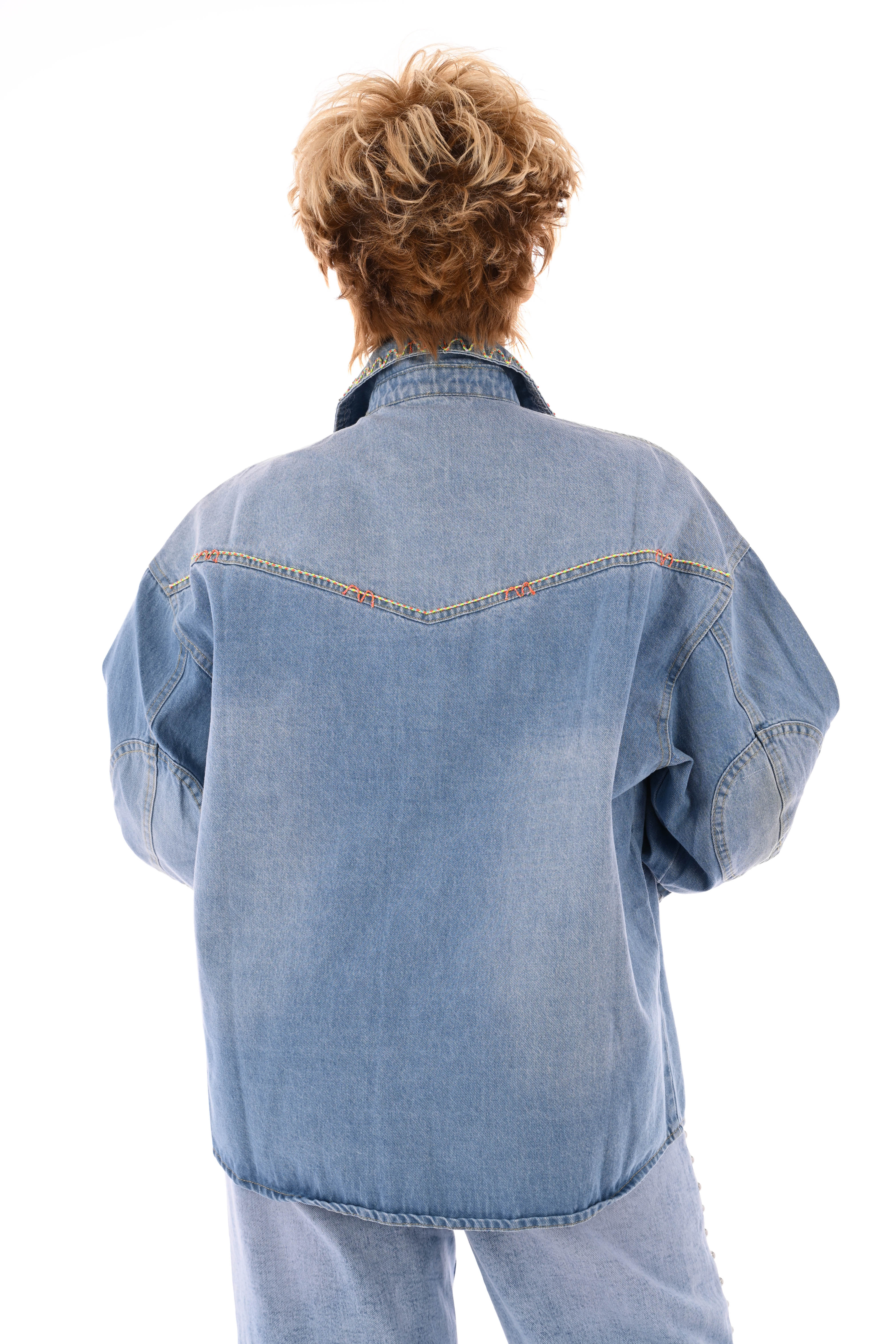 Denim blouse gekleurde stiksels lichtblauw
