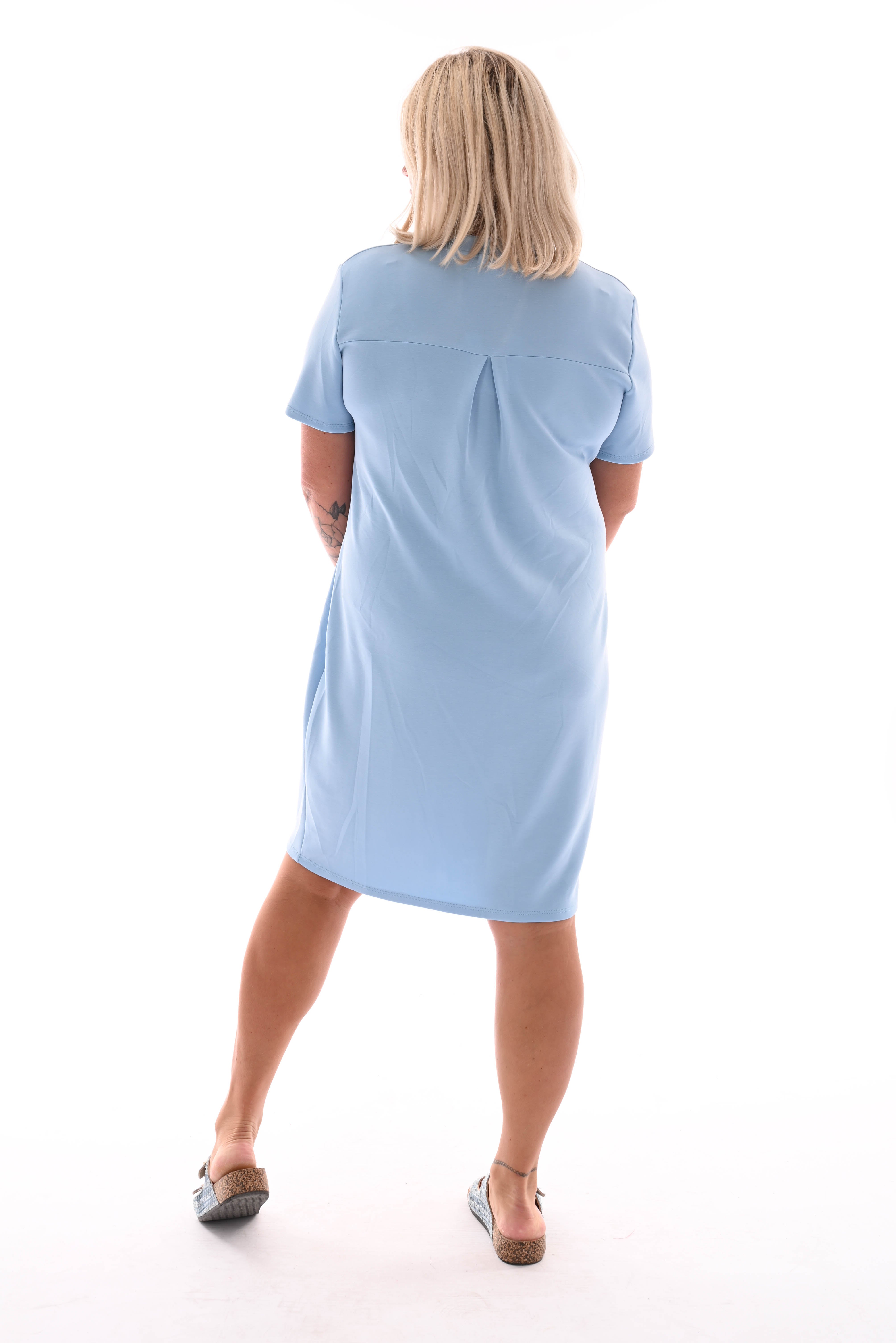 Sweater dress v-hals korte mouwen lichtblauw