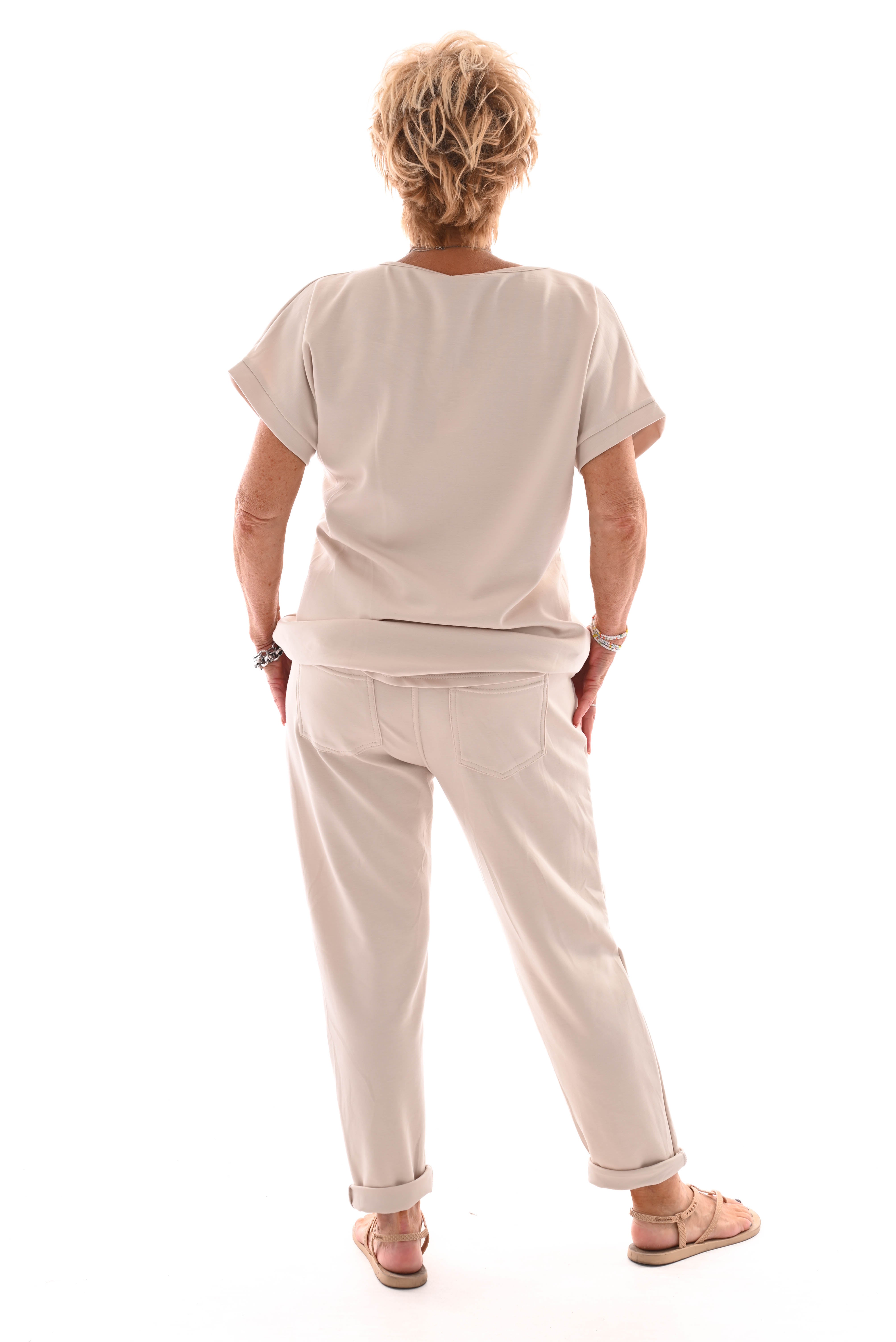 Tweedelig pak v-hals uni beige