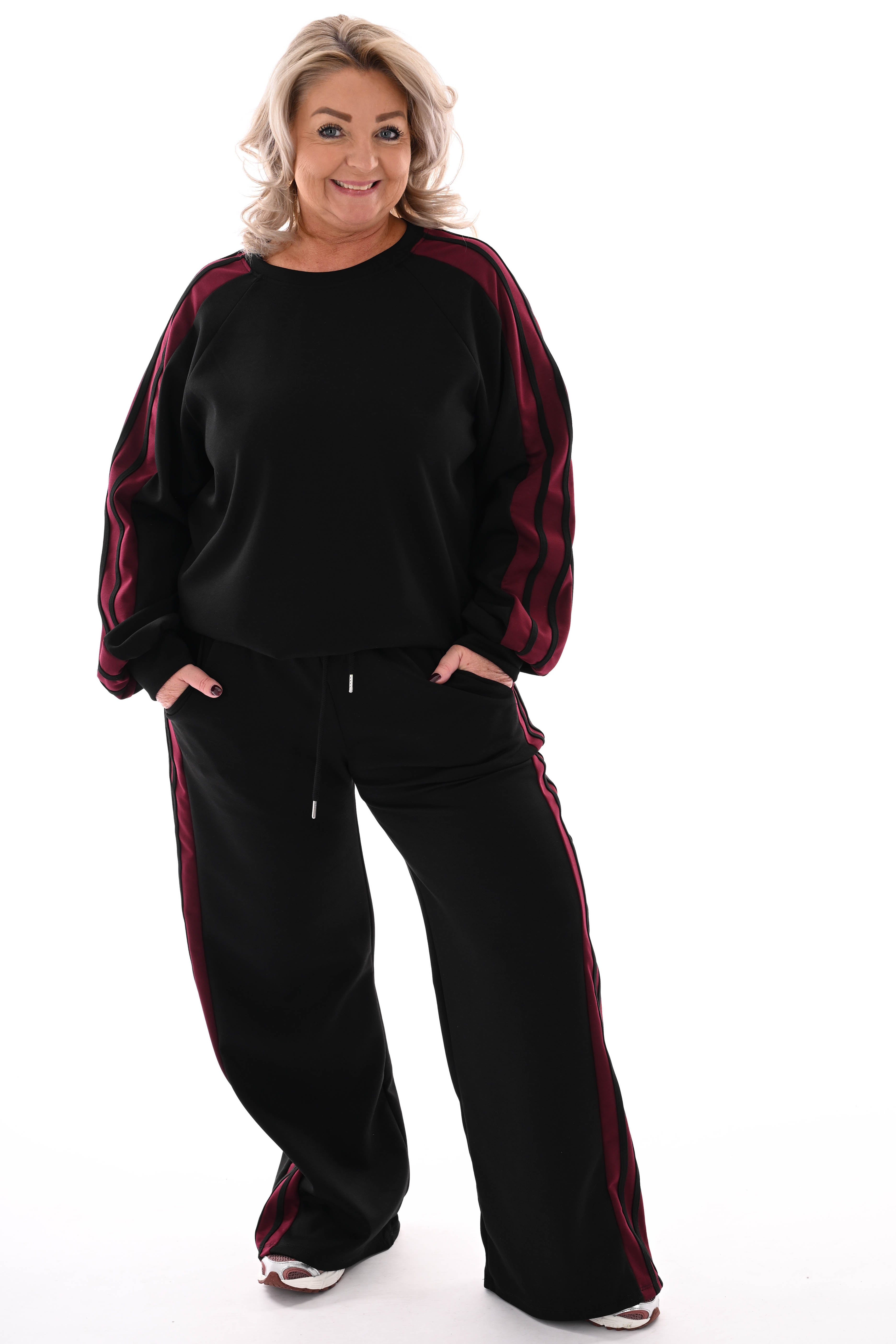 Tweedelig pak strepen bies zwart