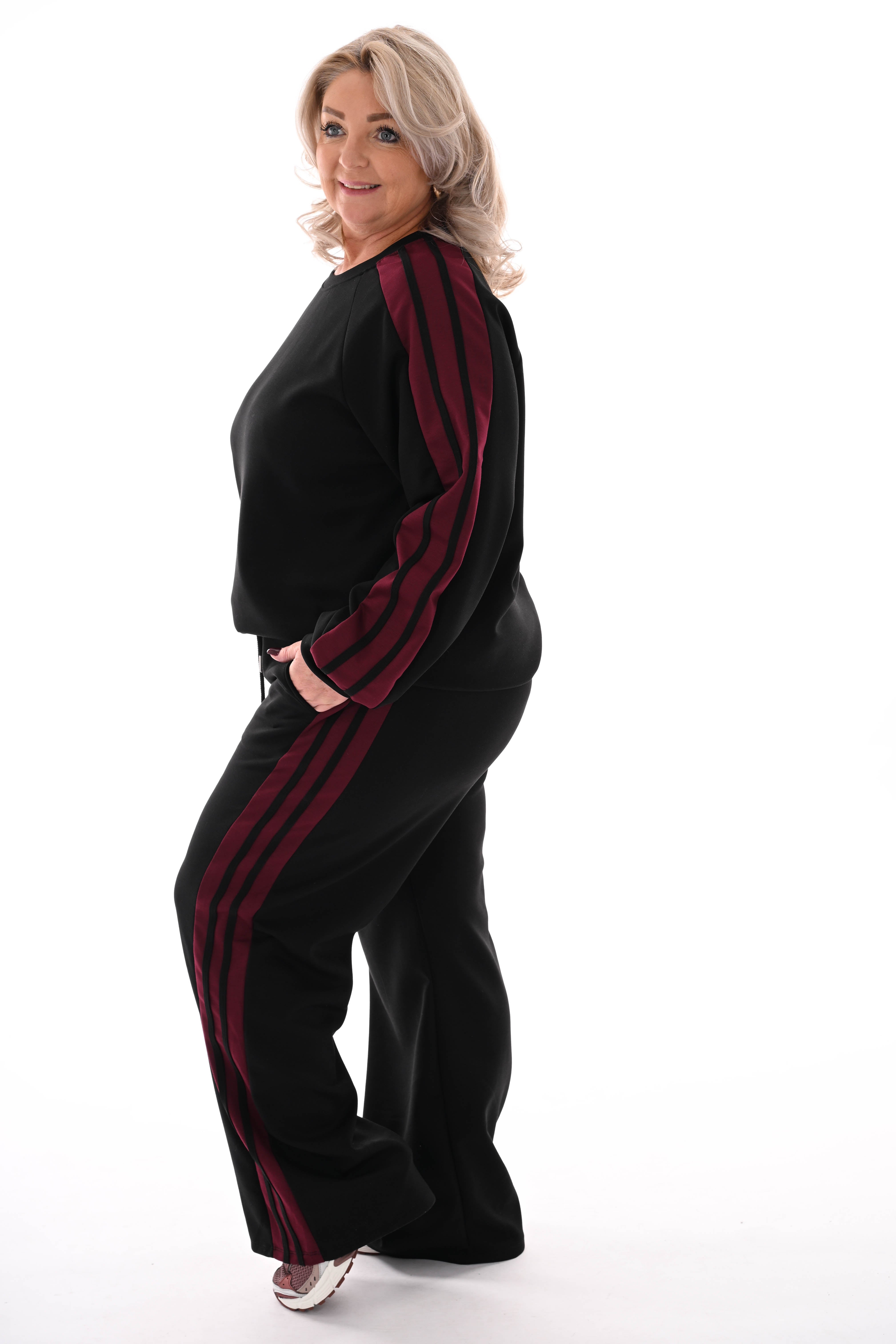 Tweedelig pak strepen bies zwart