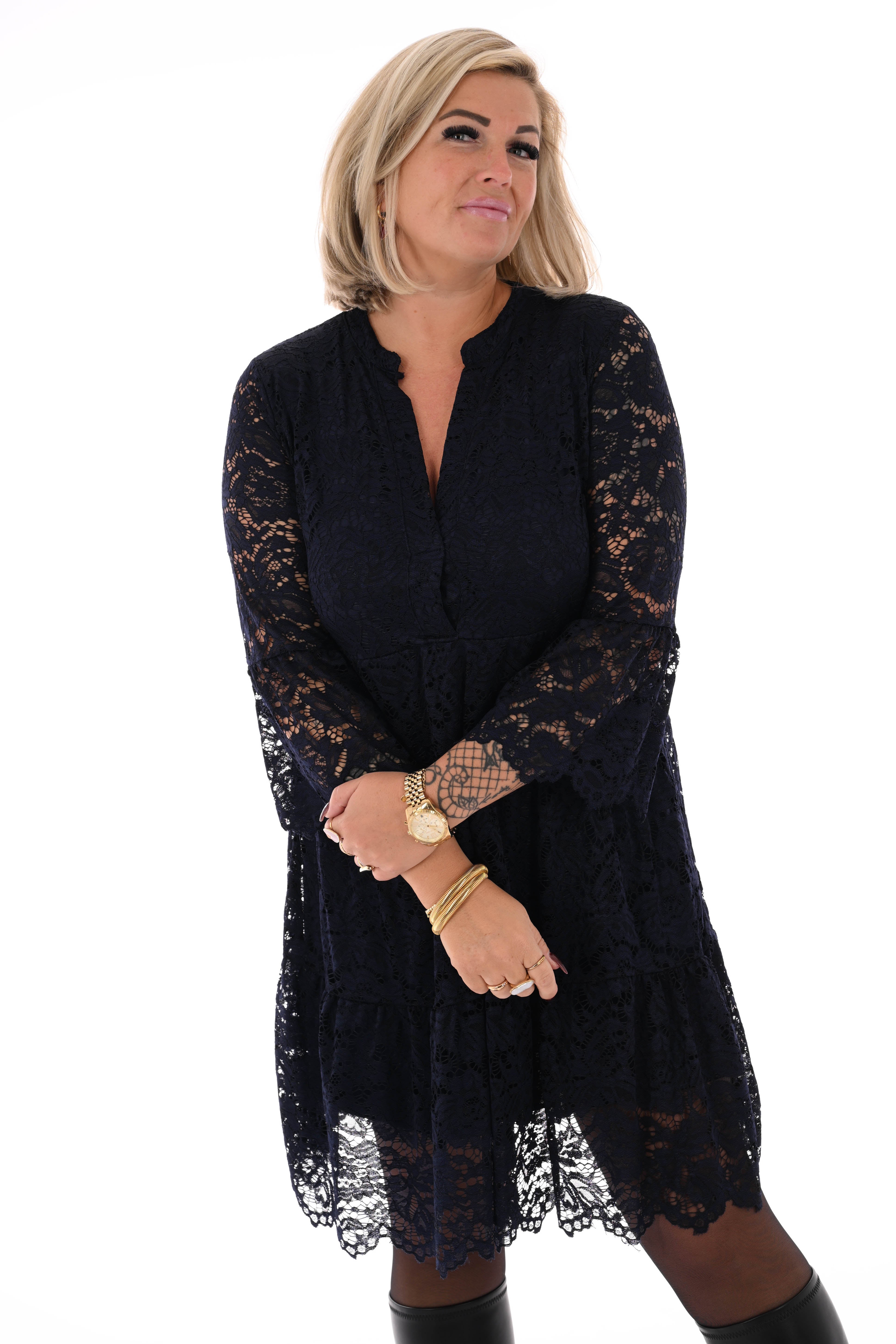 Korte kanten jurk met v-hals marineblauw