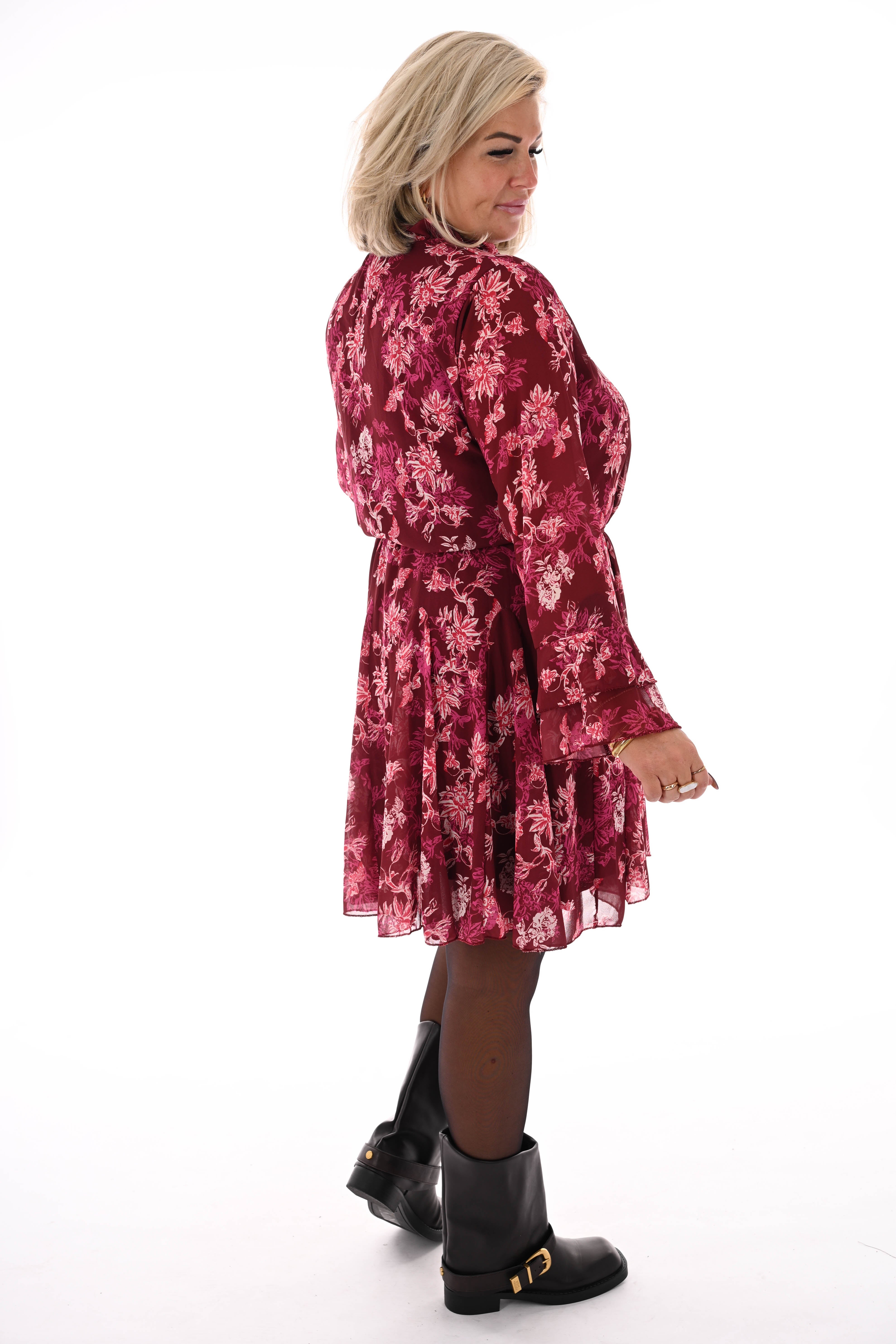 Korte jurk met trompetmouwen bloemenprint bordeaux/roze