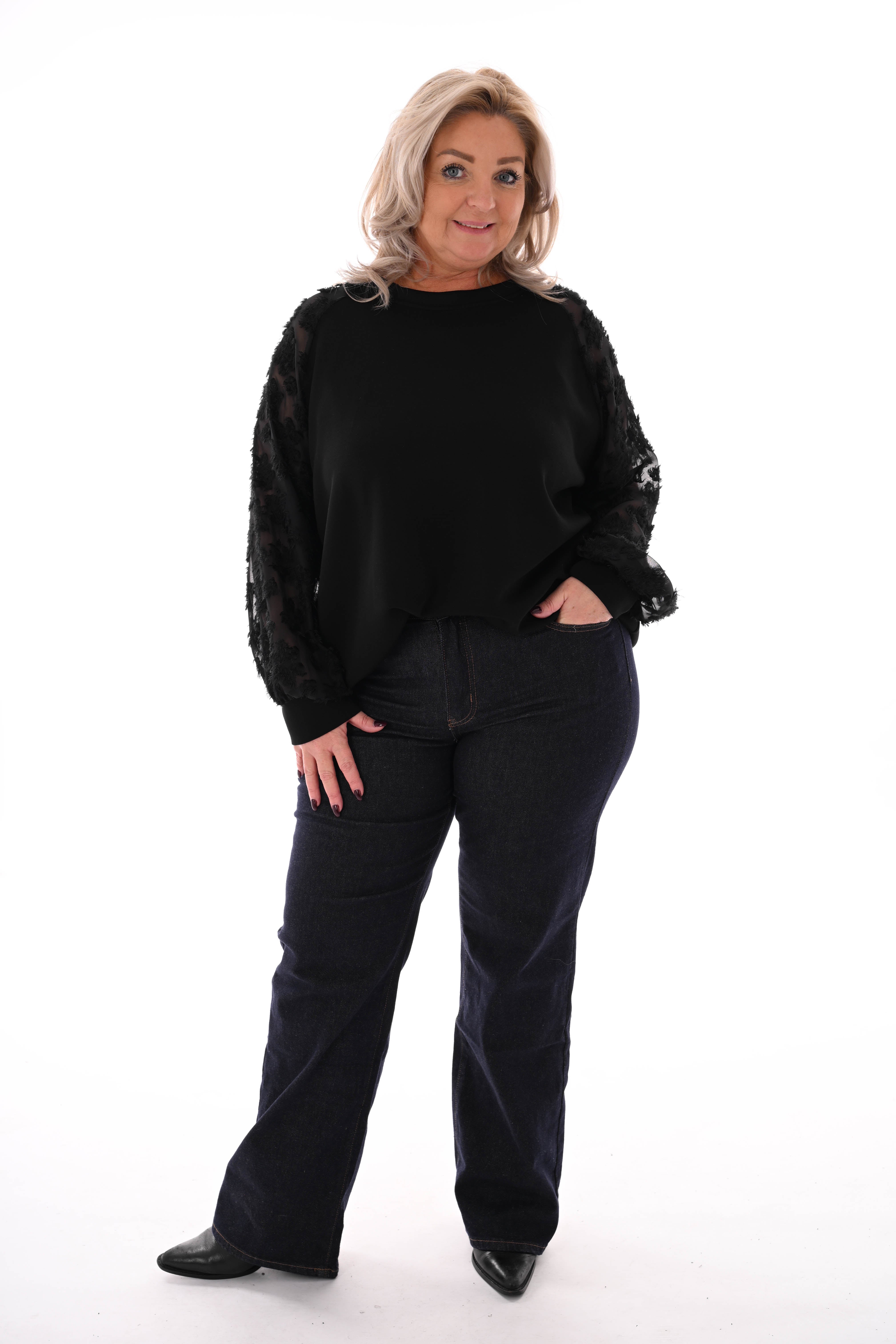 Sweater roezel bloemen mouwen zwart