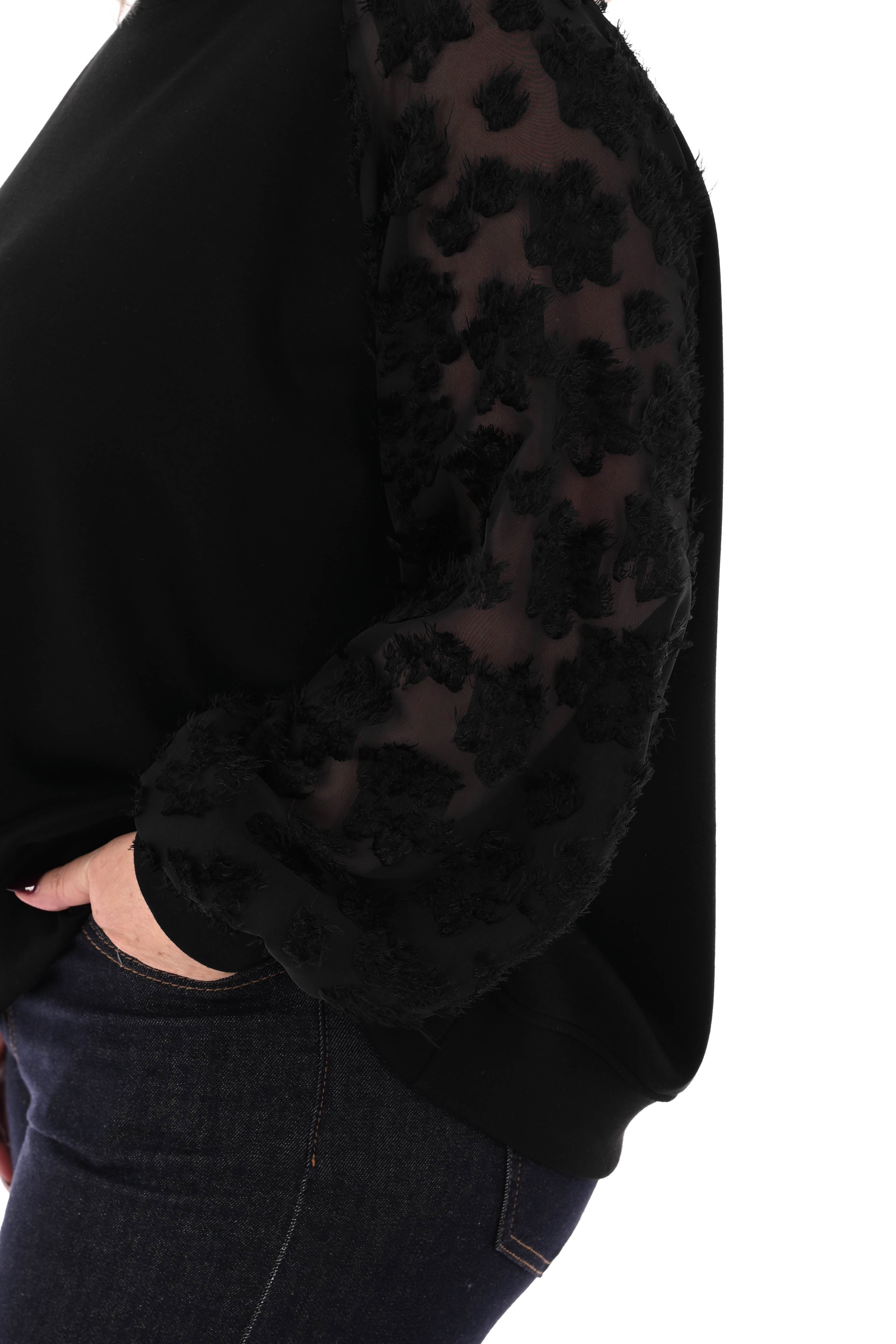 Sweater roezel bloemen mouwen zwart