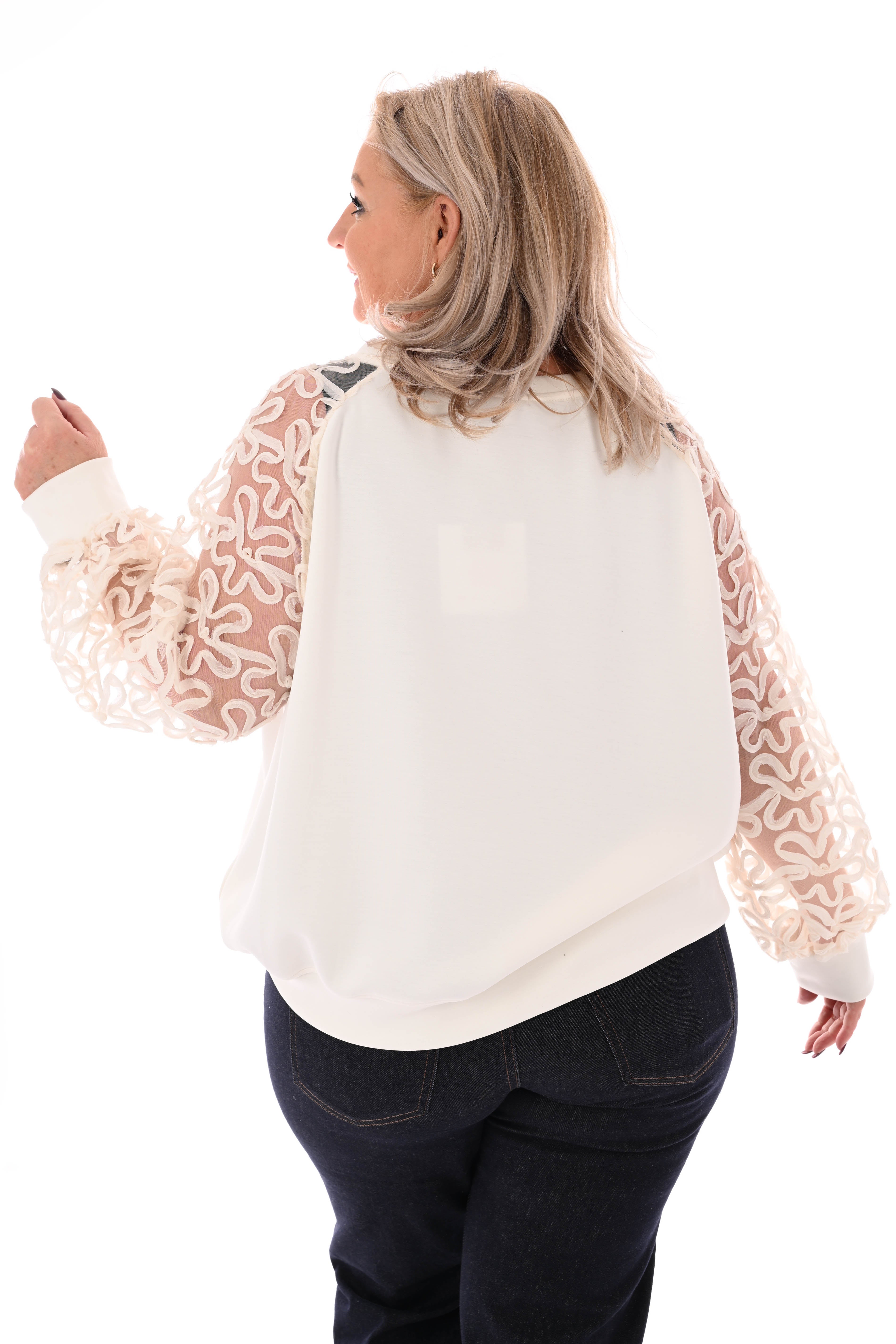 Sweater bloemen mouwen roomwit