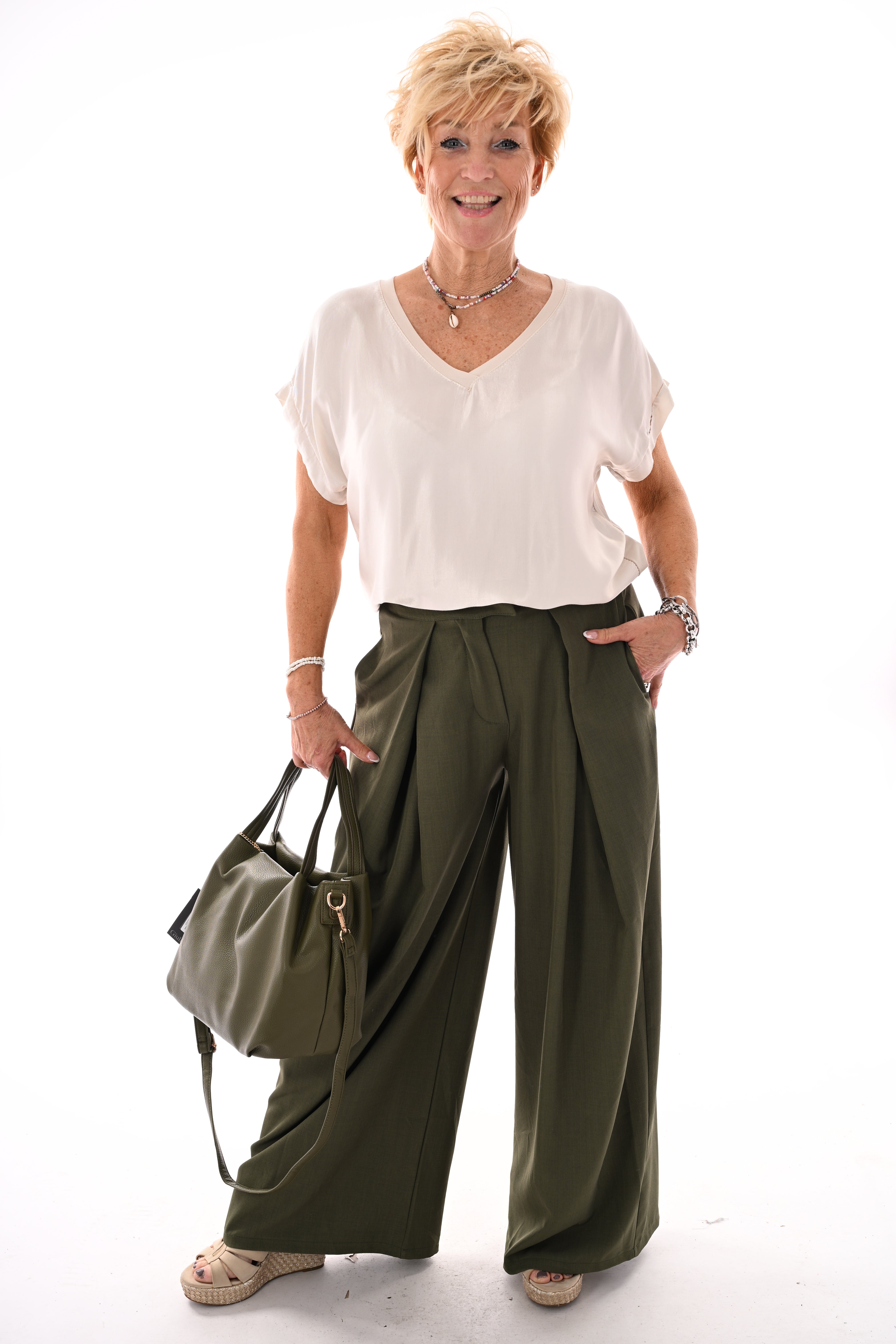 Top silky korte mouwen v-hals beige