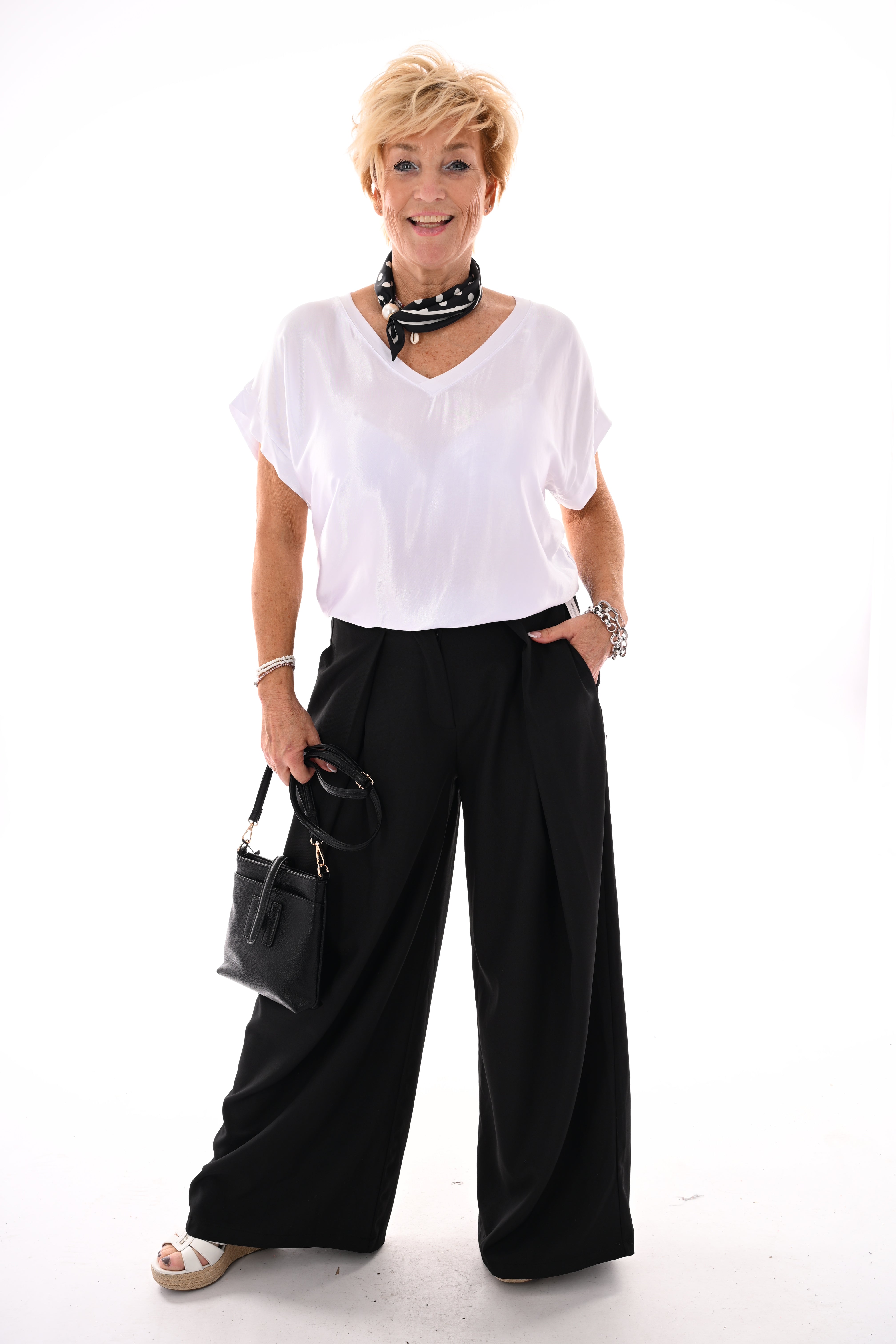 Top silky korte mouwen v-hals wit