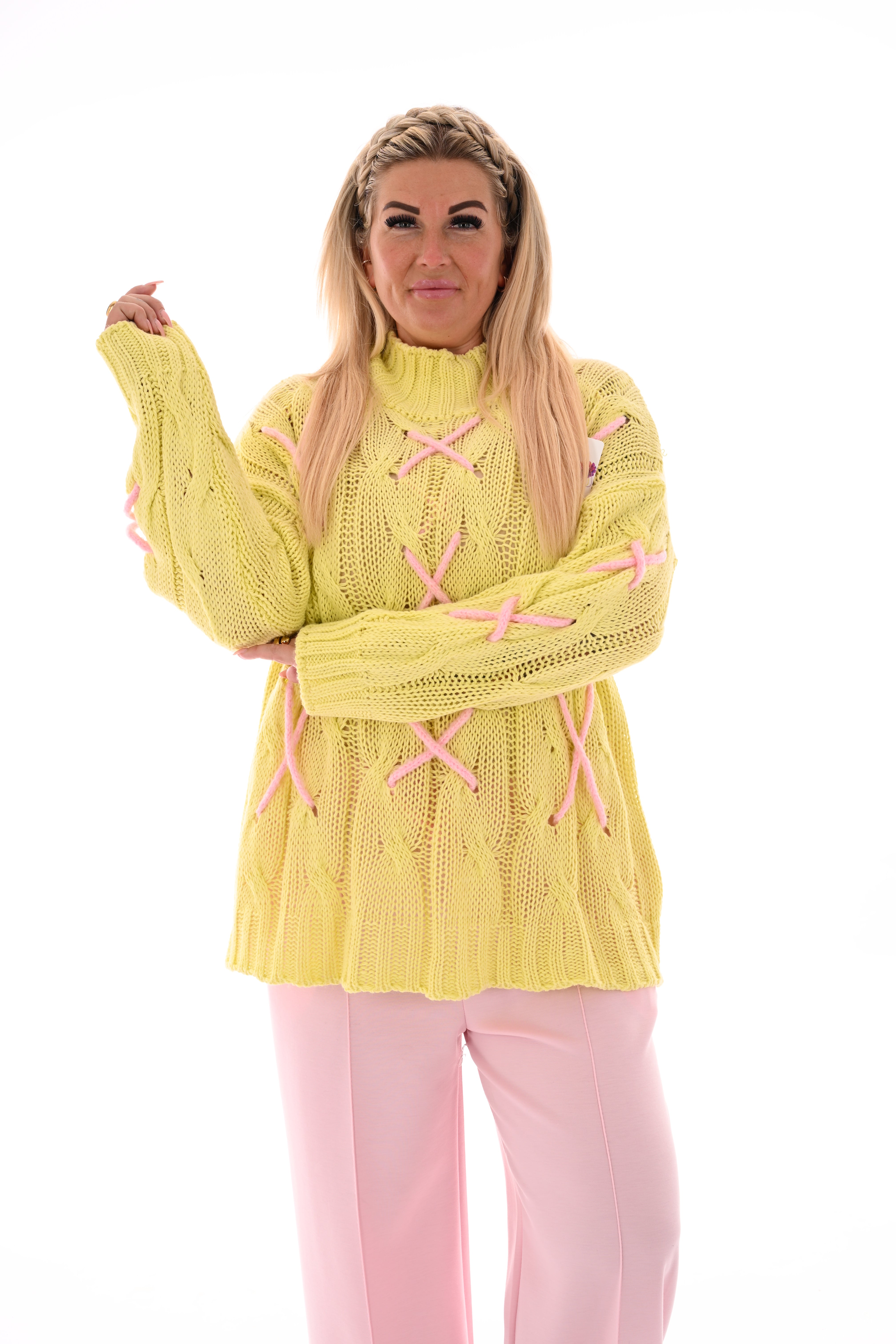 Gebreide trui grote stiksel geel