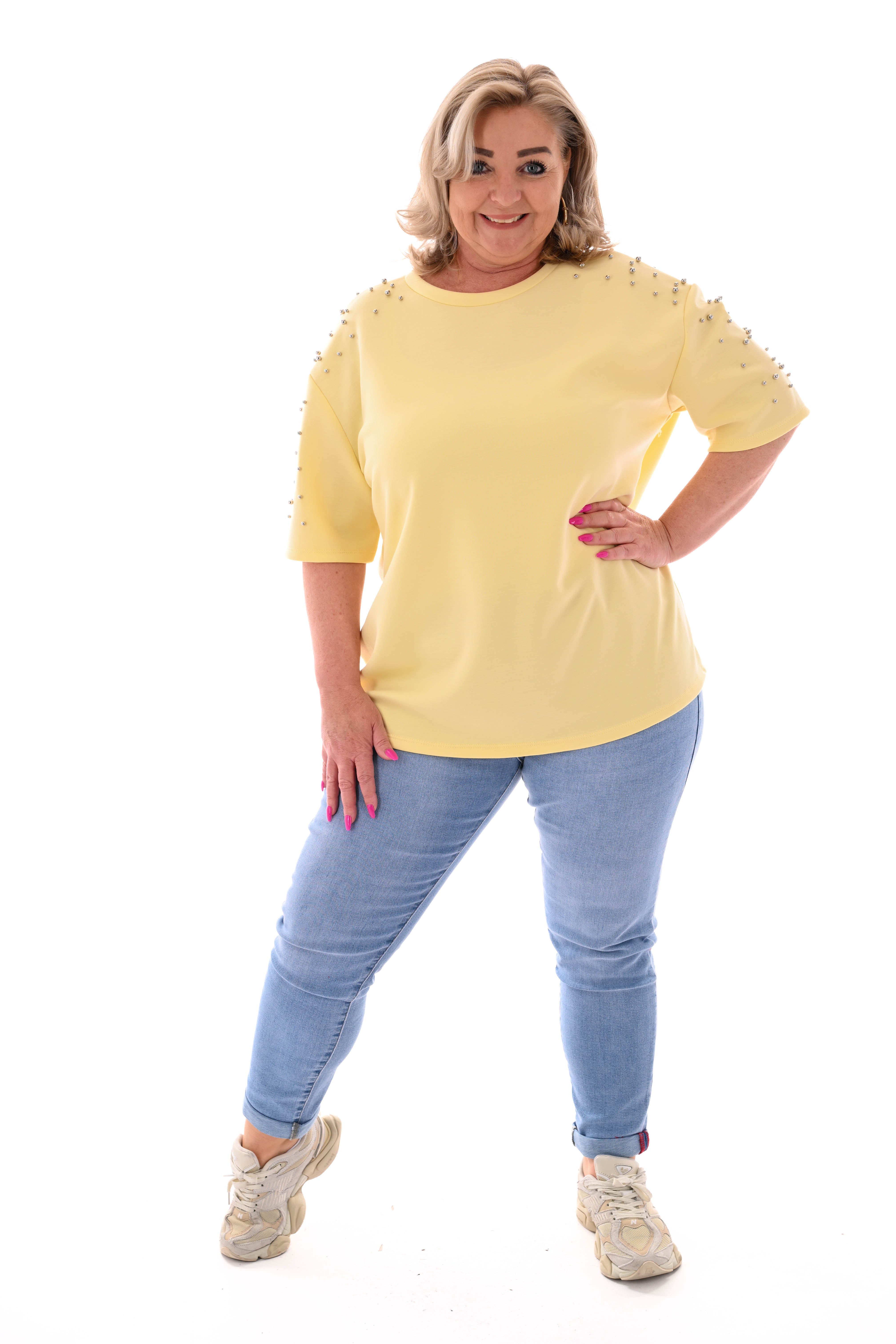 Sweater korte mouwen studs botergeel