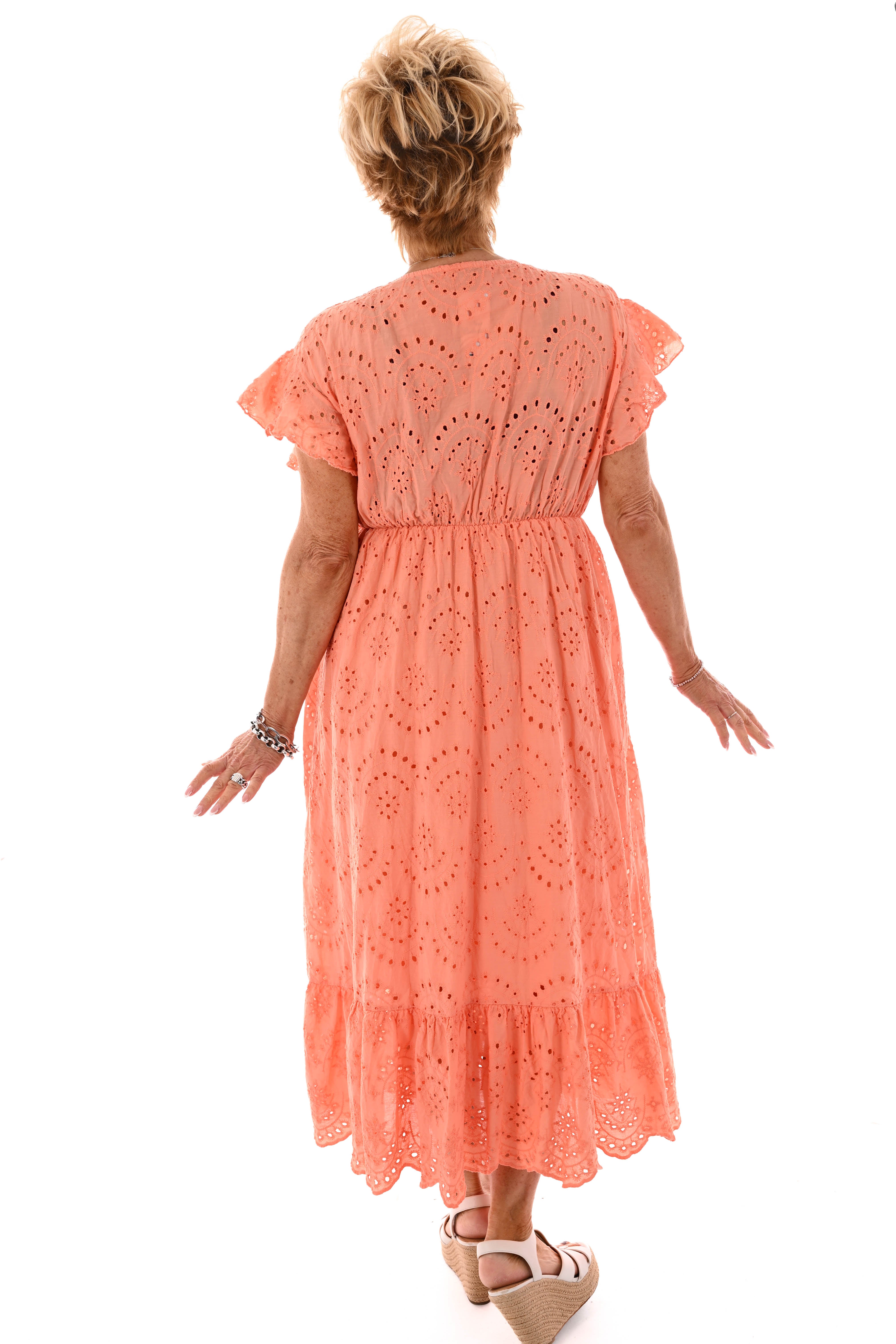 Maxi broderie jurk v-hals zalm