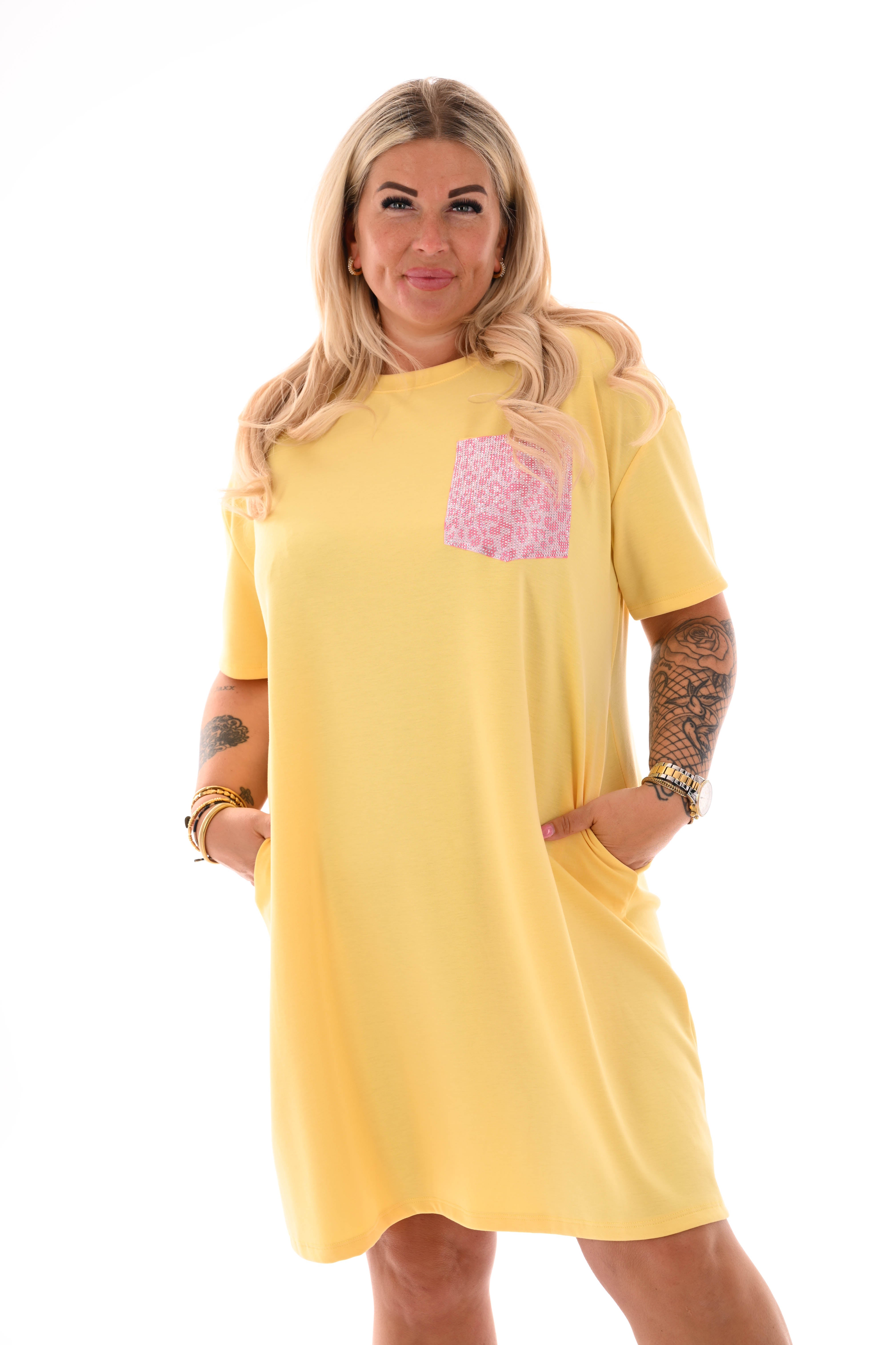 T-shirt dress panterprint borstzak strass geel