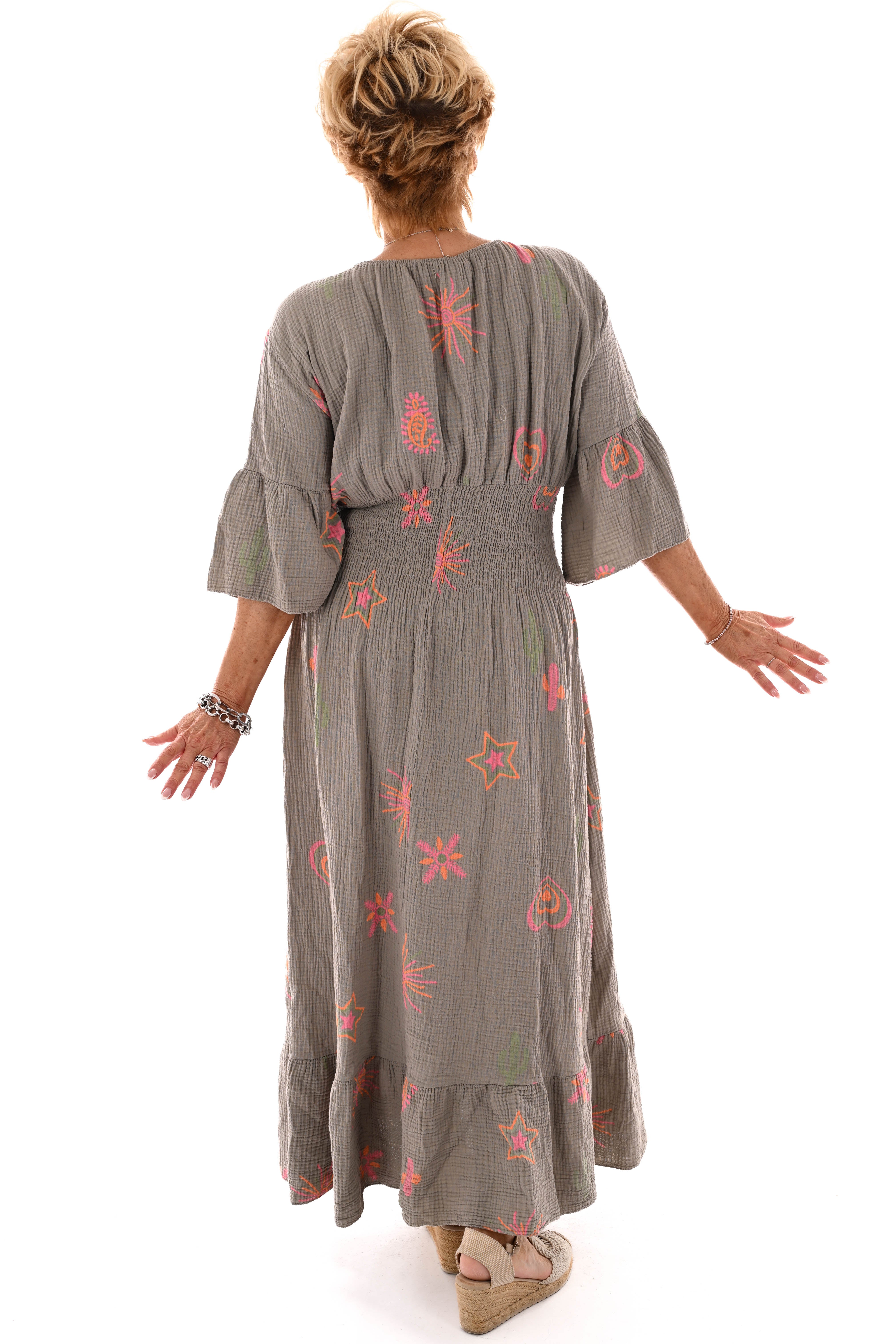 Lange jurk v-hals cactusprint trompetmouwen taupe