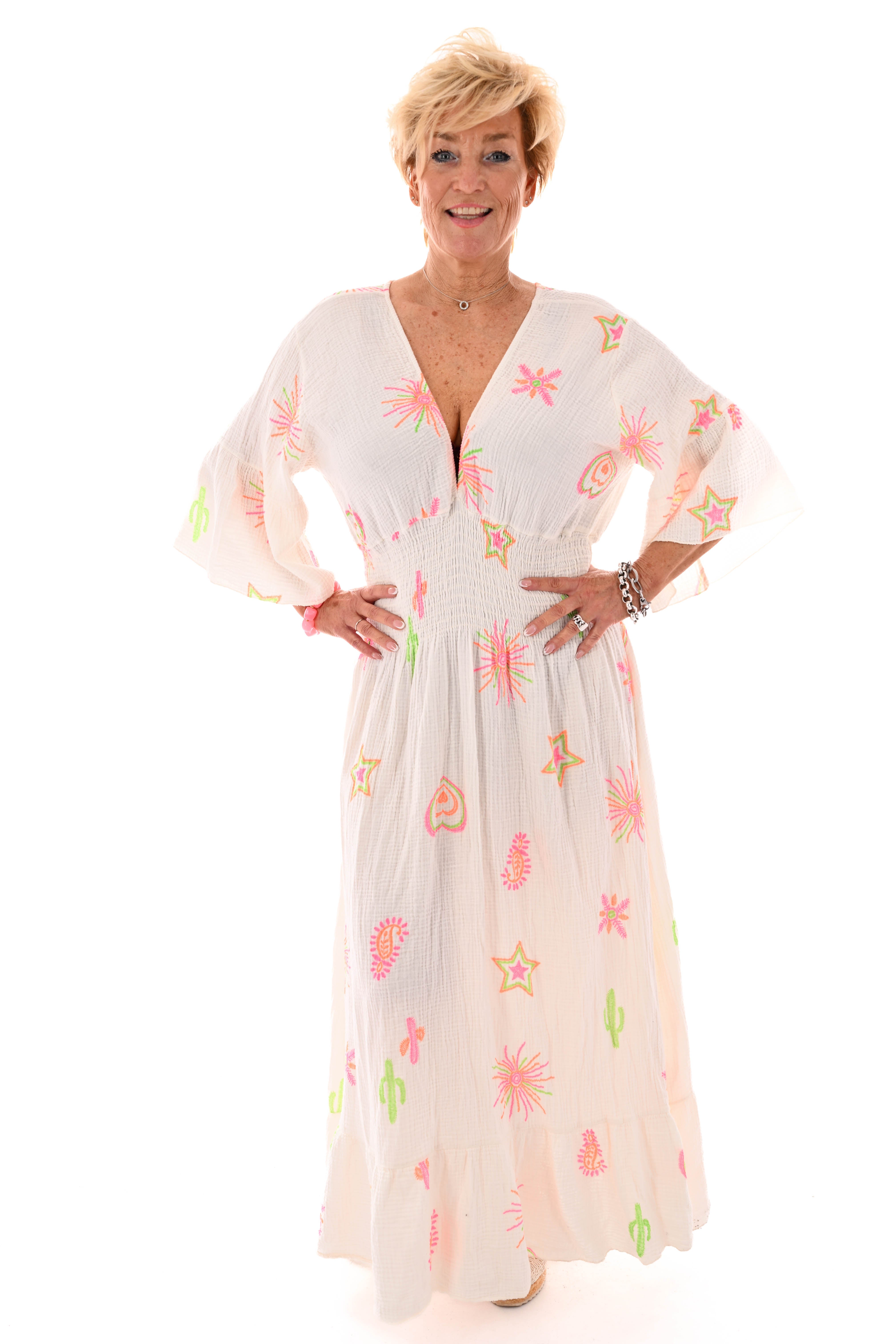 Lange jurk v-hals cactusprint trompetmouwen roomwit