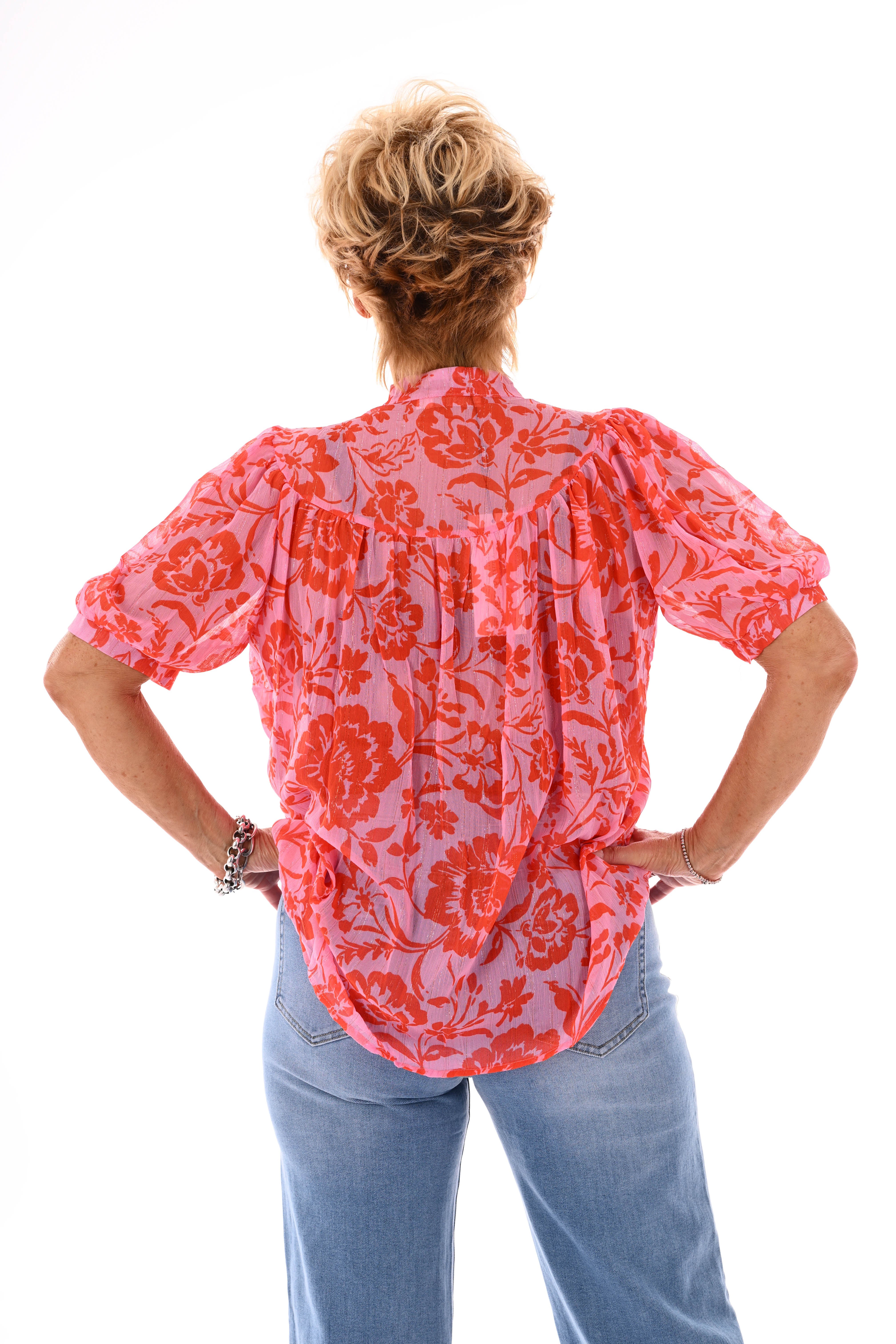 Blouse korte pofmouwen bloemen lichtroze/rood